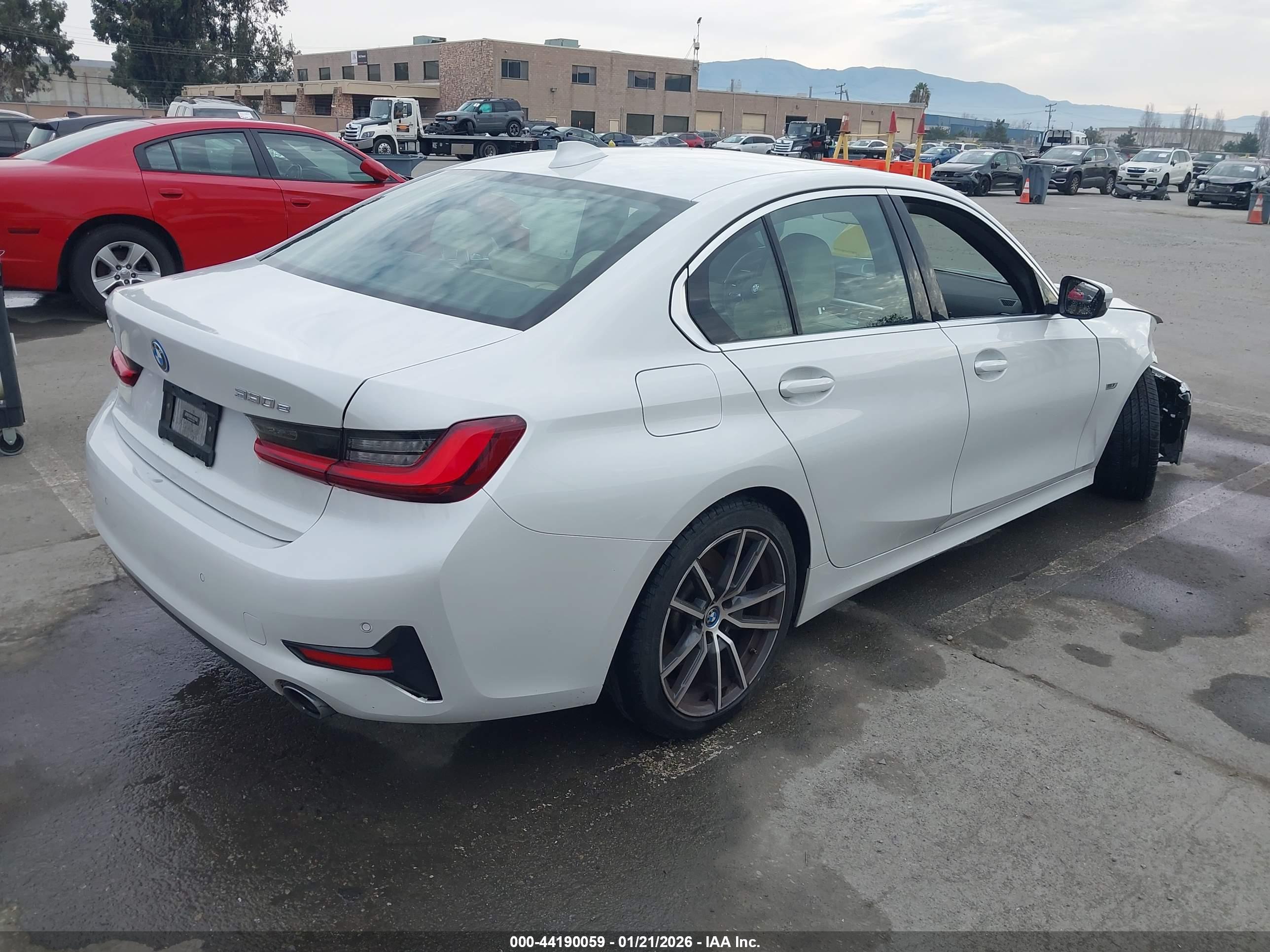BMW 3 image 4