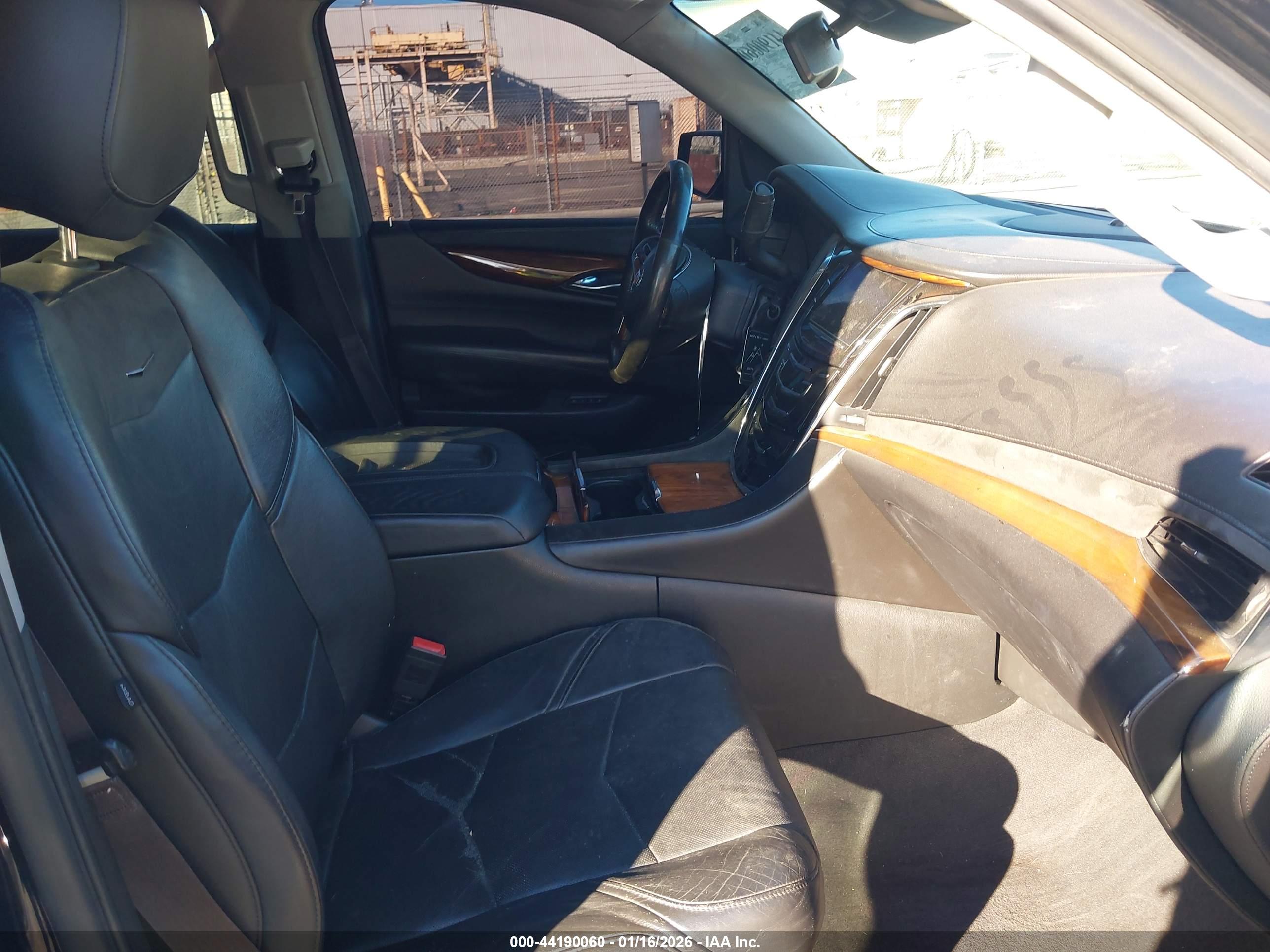 CADILLAC ESCALADE image 5