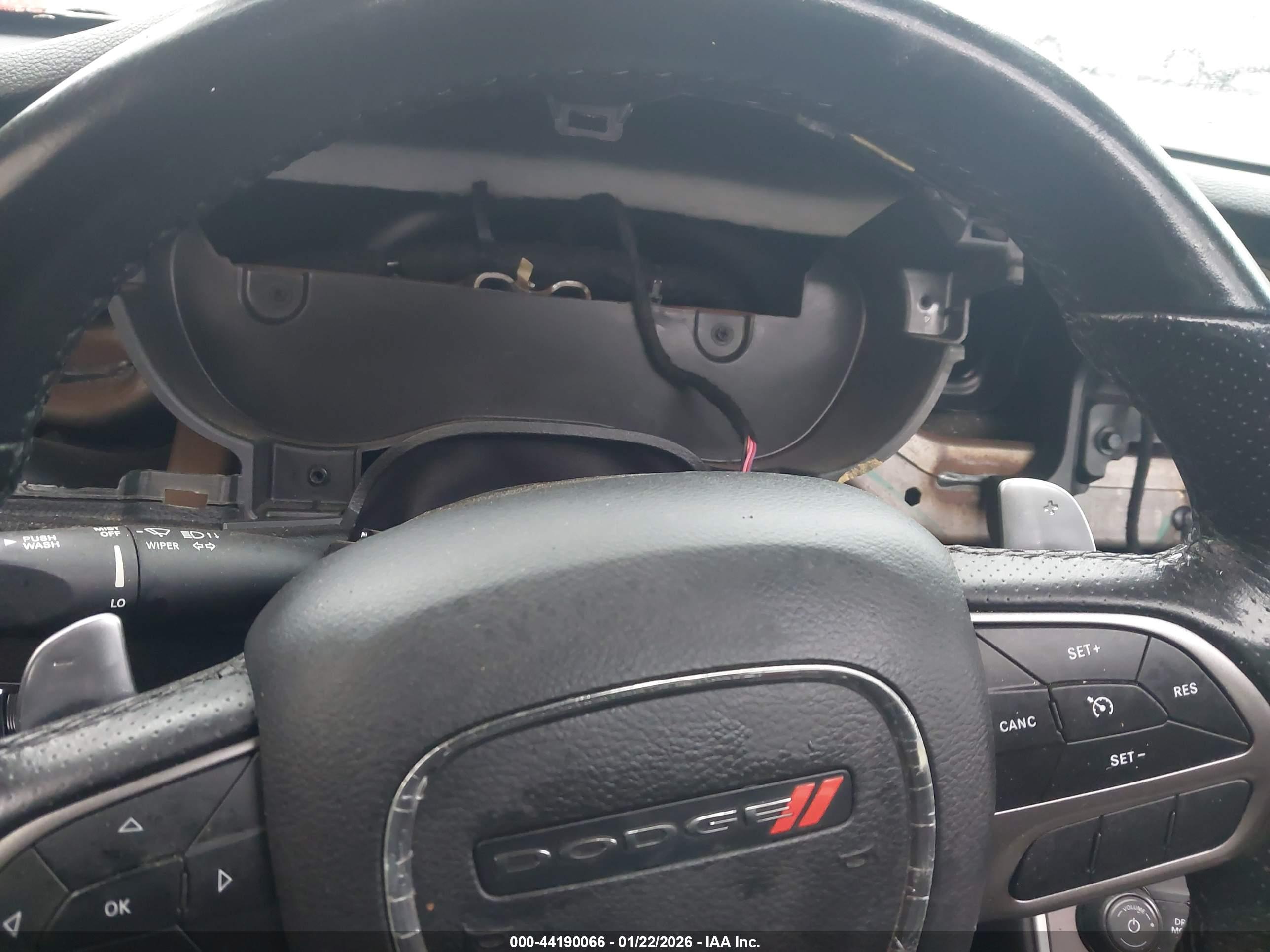 DODGE CHALLENGER image 7