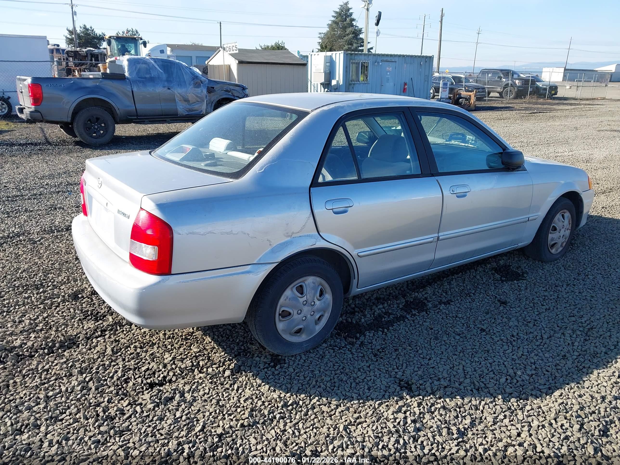MAZDA PROTEGE image 4