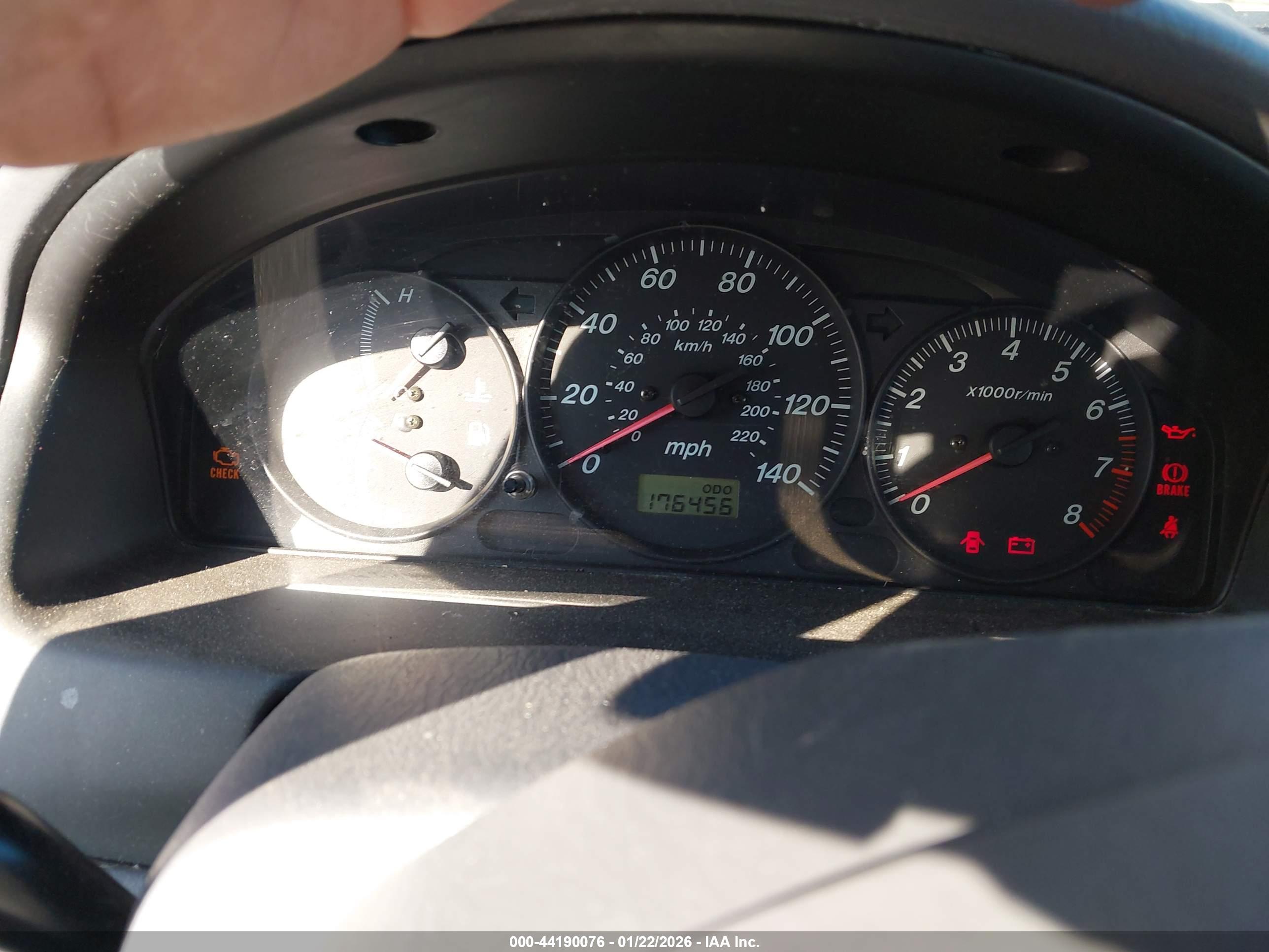 MAZDA PROTEGE image 7