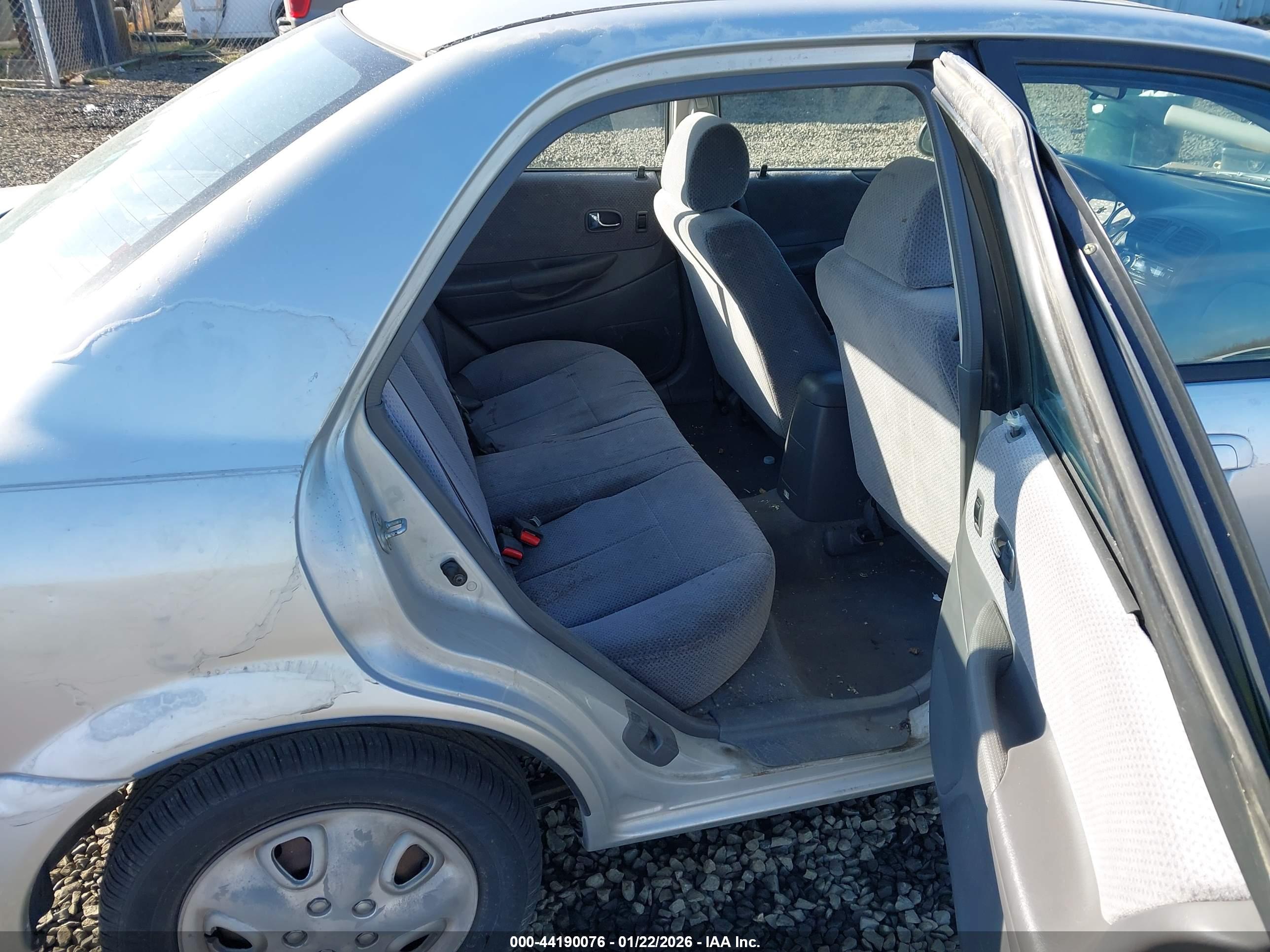MAZDA PROTEGE image 8