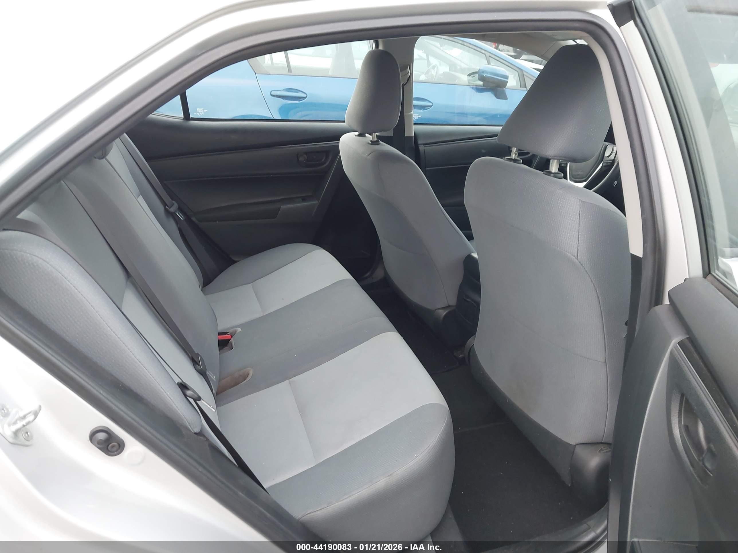 TOYOTA COROLLA image 8