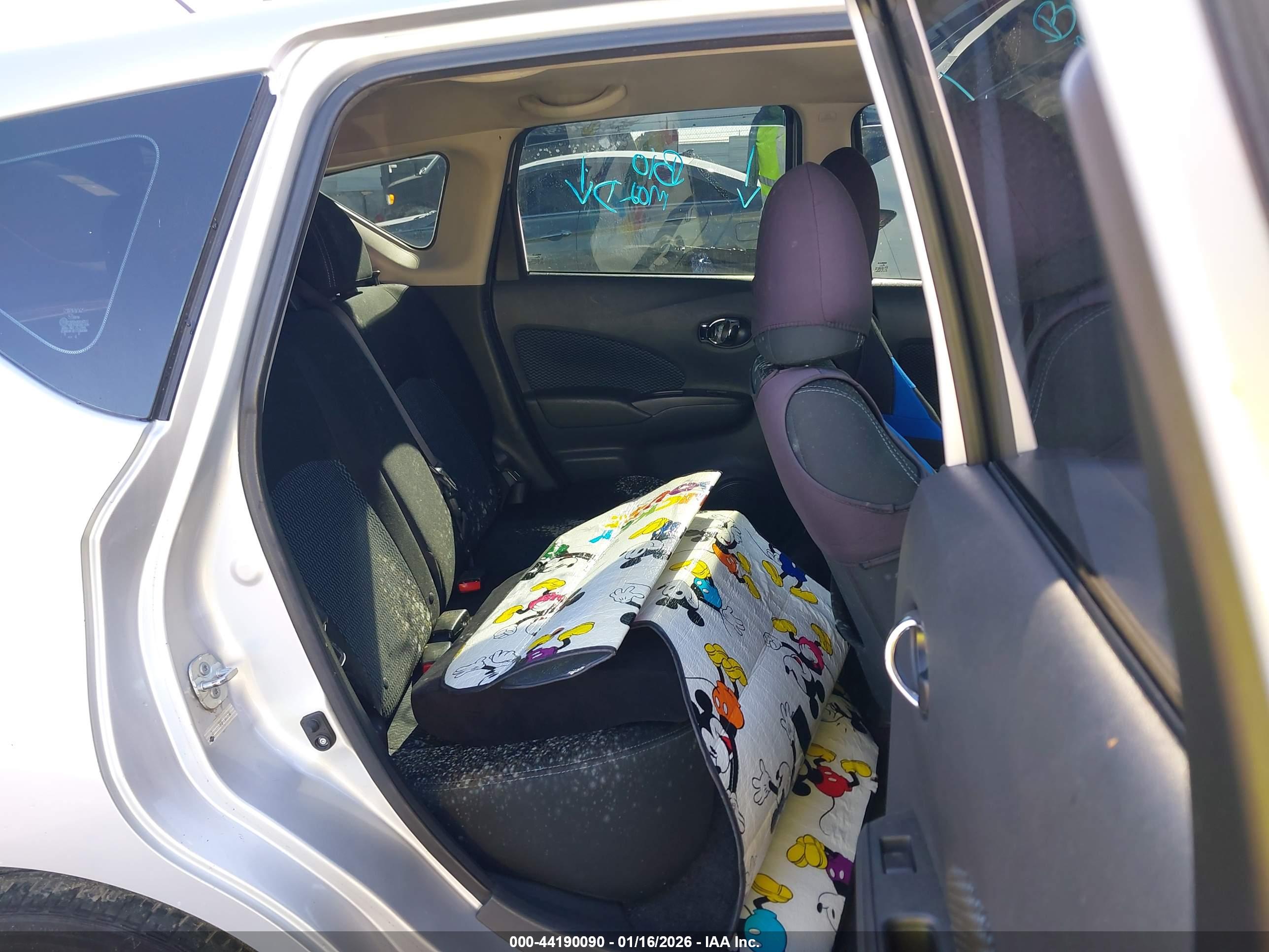 NISSAN VERSA image 8