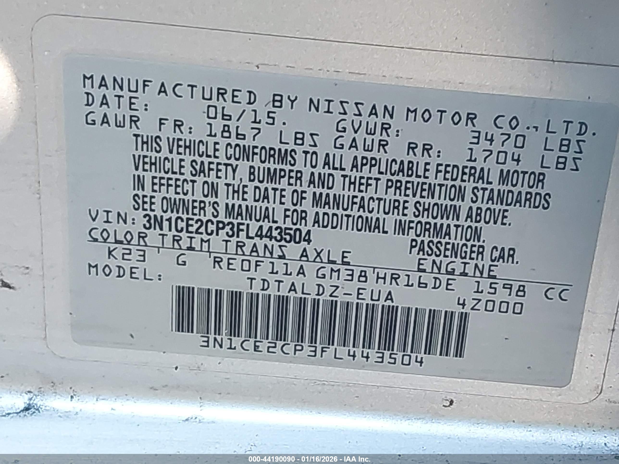 NISSAN VERSA image 9