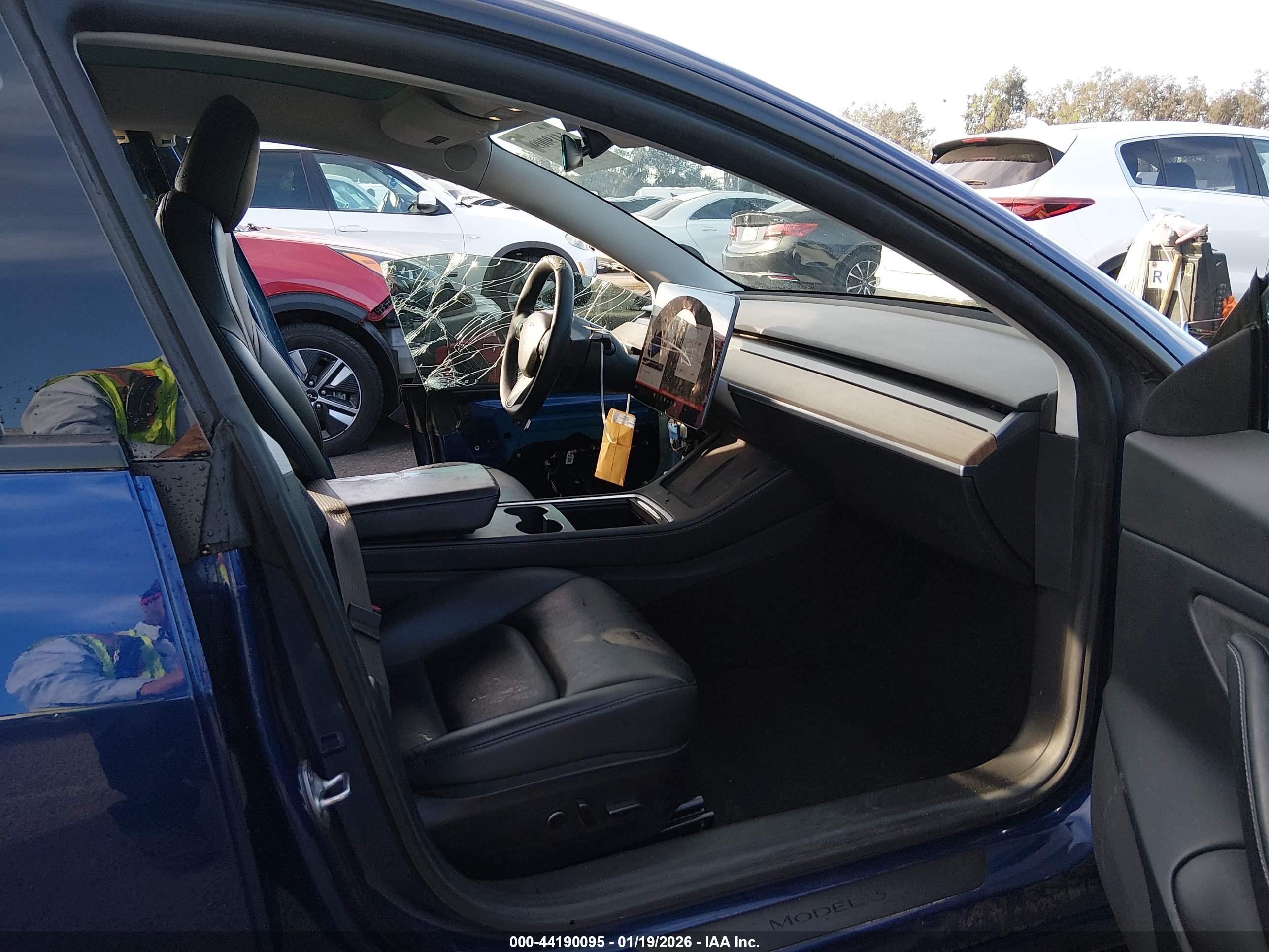 TESLA MODEL image 5