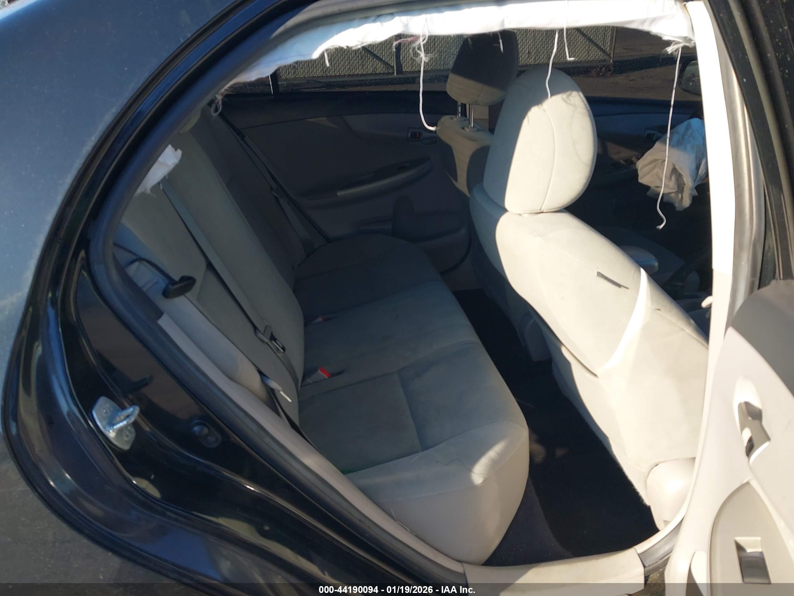TOYOTA COROLLA image 8