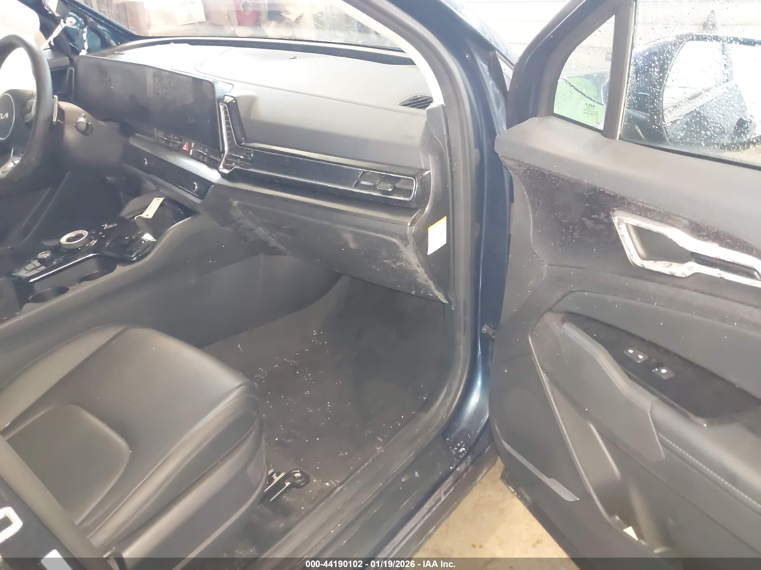 KIA SPORTAGE image 5