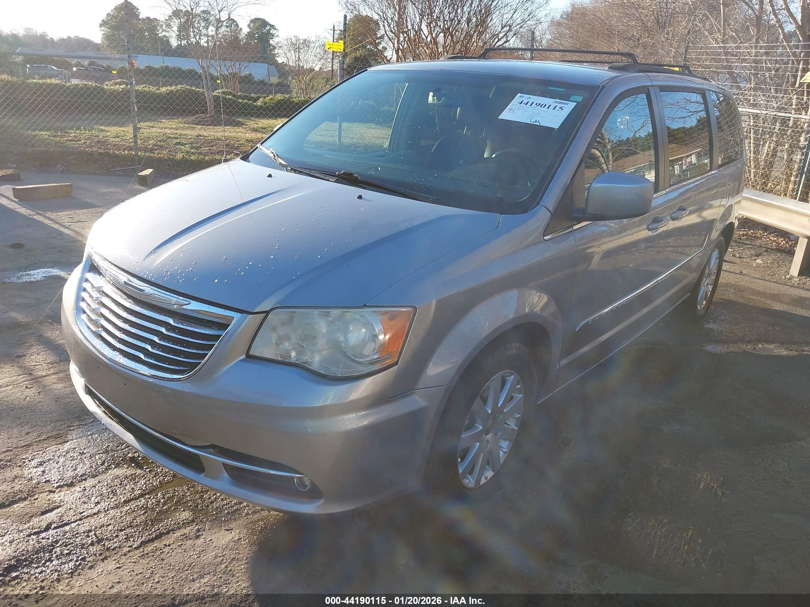 CHRYSLER TOWN image 2