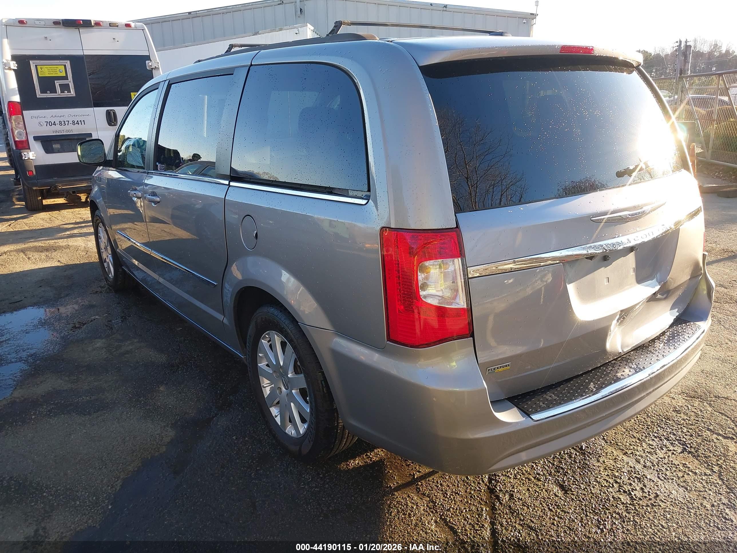 CHRYSLER TOWN image 3