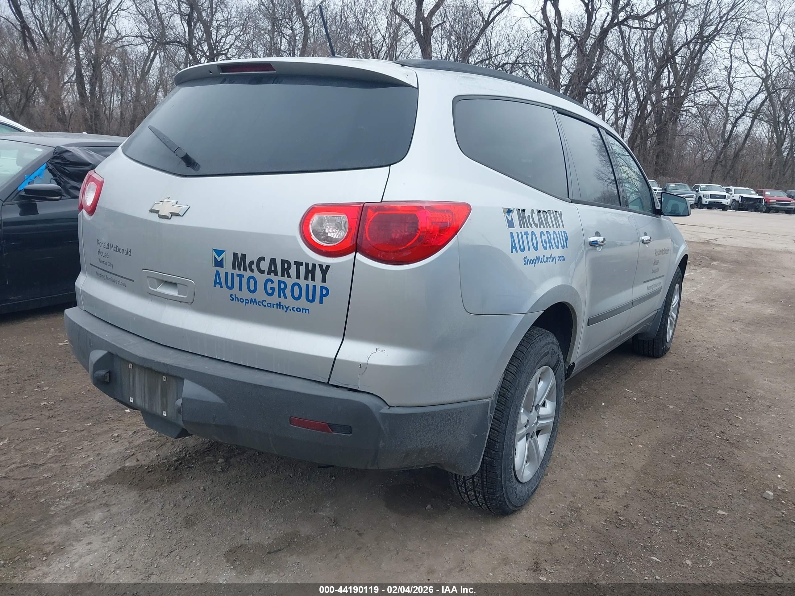 CHEVROLET TRAVERSE image 4