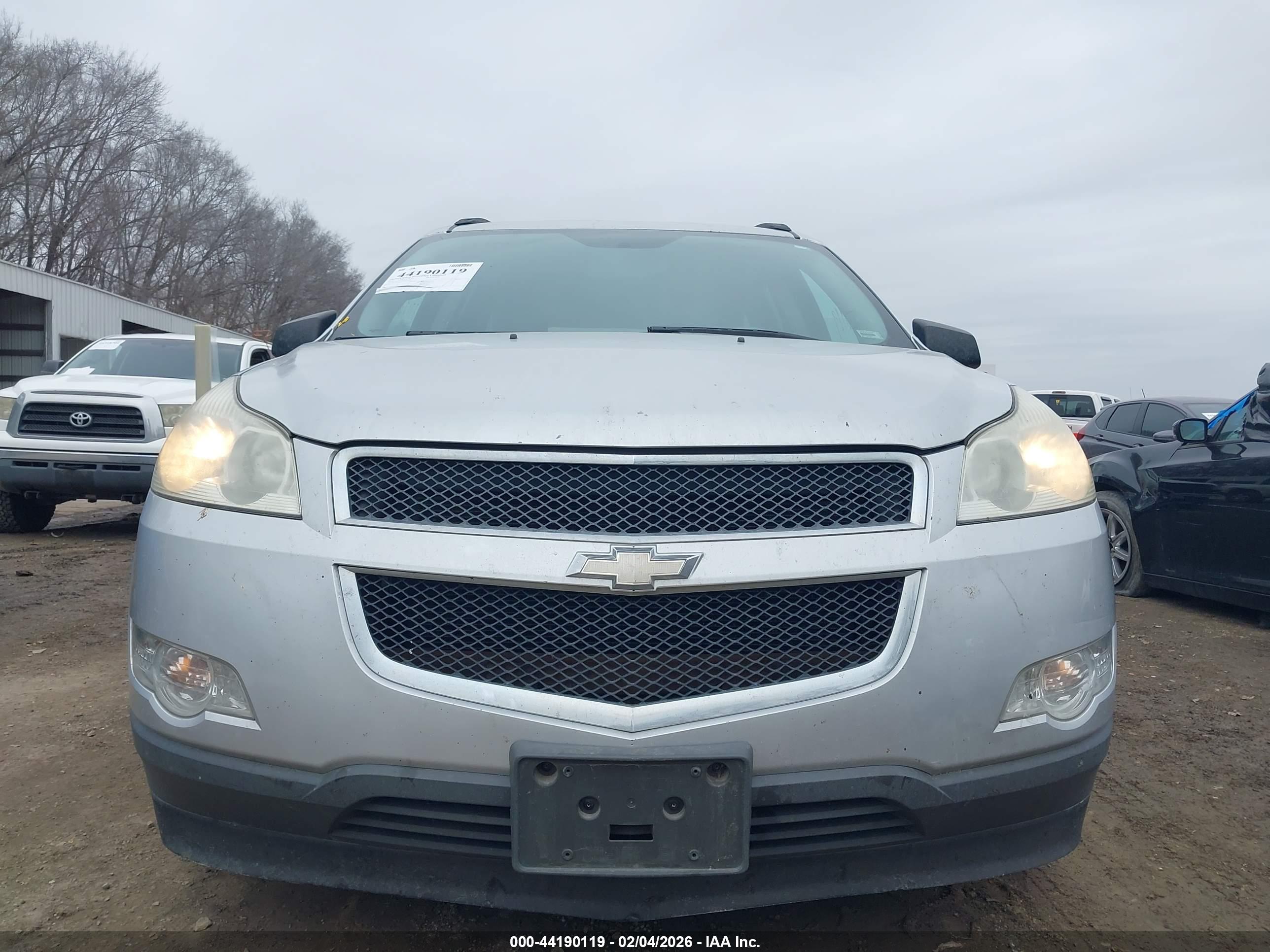 CHEVROLET TRAVERSE image 6