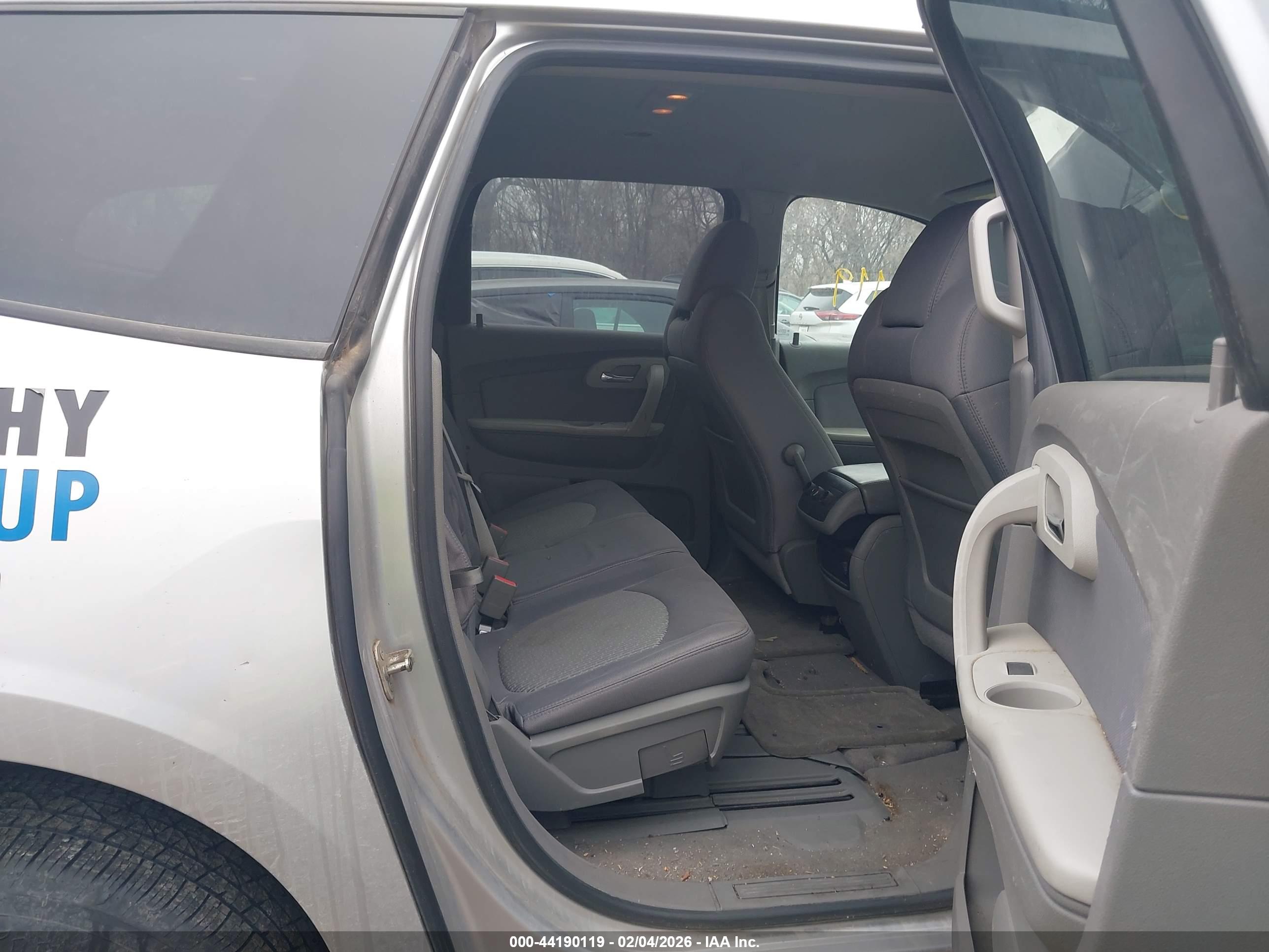 CHEVROLET TRAVERSE image 8