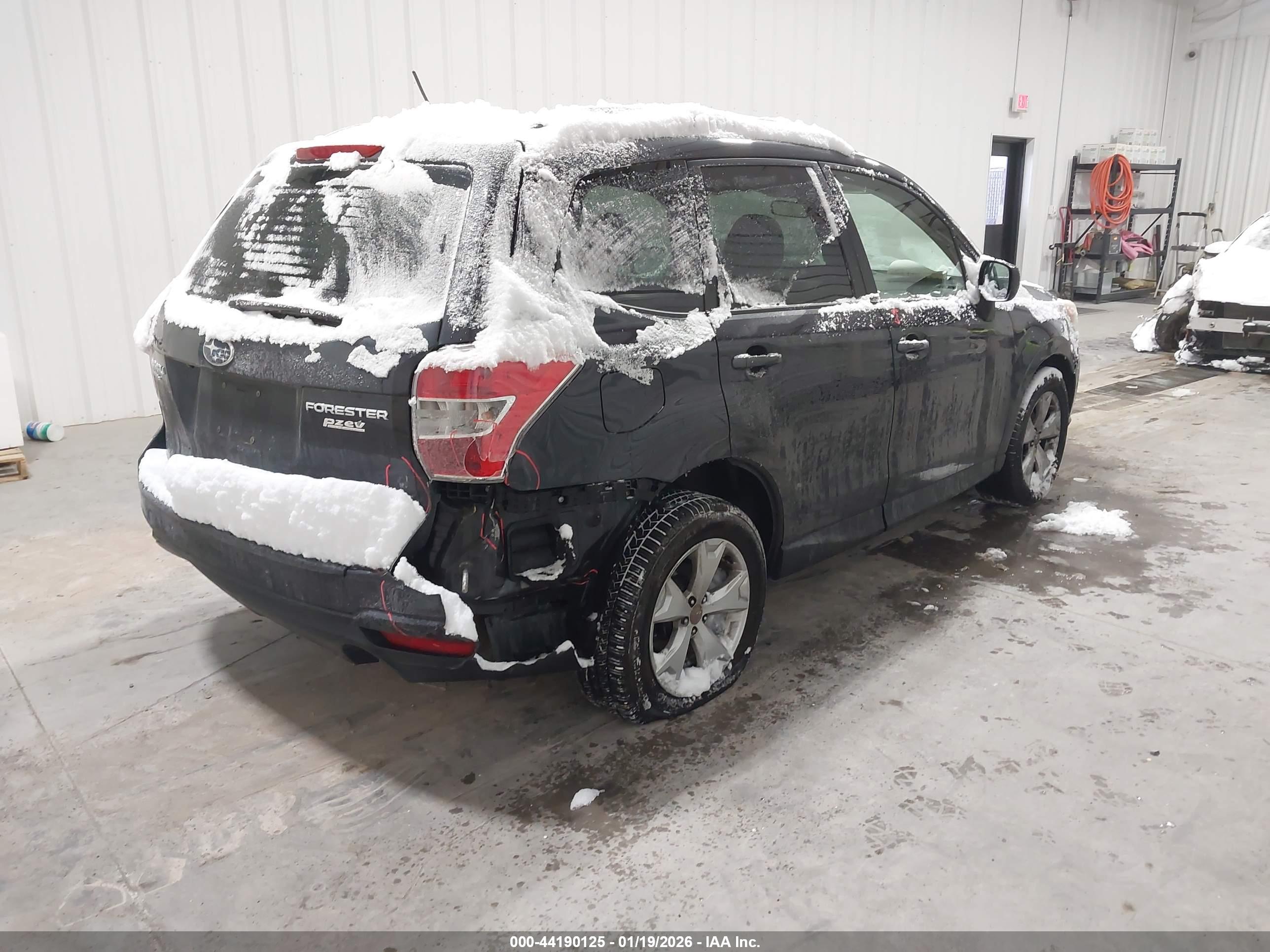 SUBARU FORESTER image 4