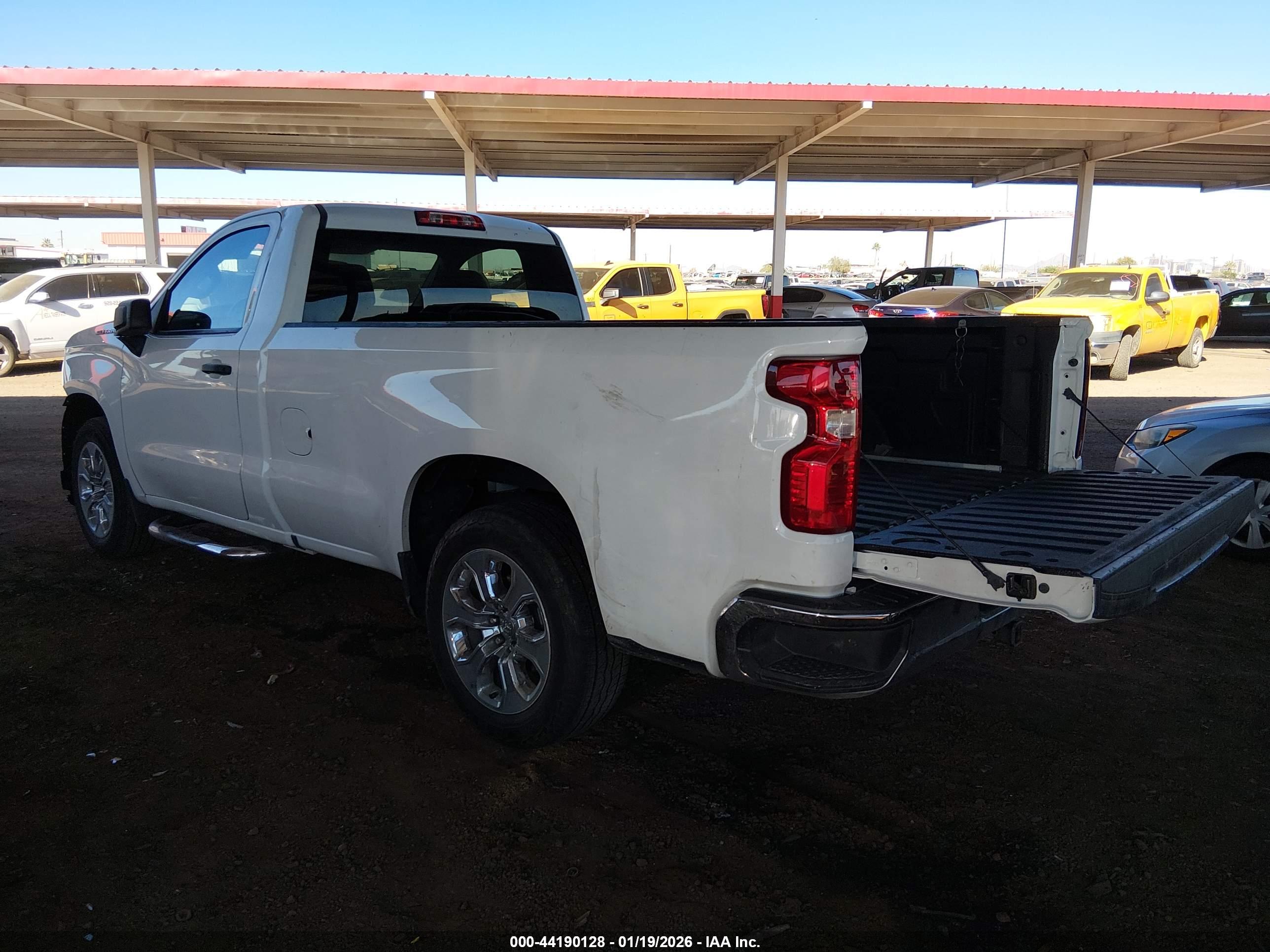 CHEVROLET SILVERADO image 3