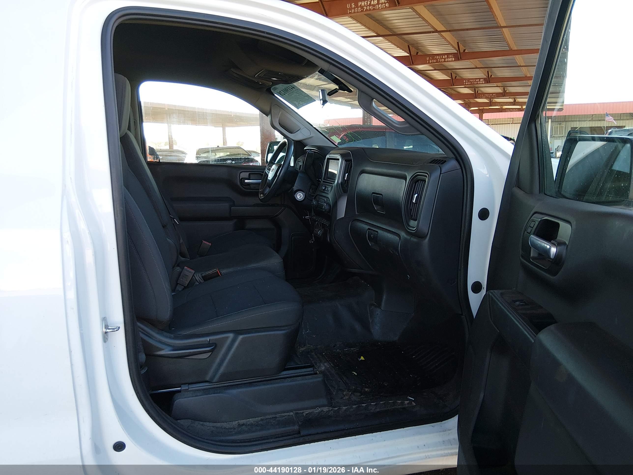 CHEVROLET SILVERADO image 5