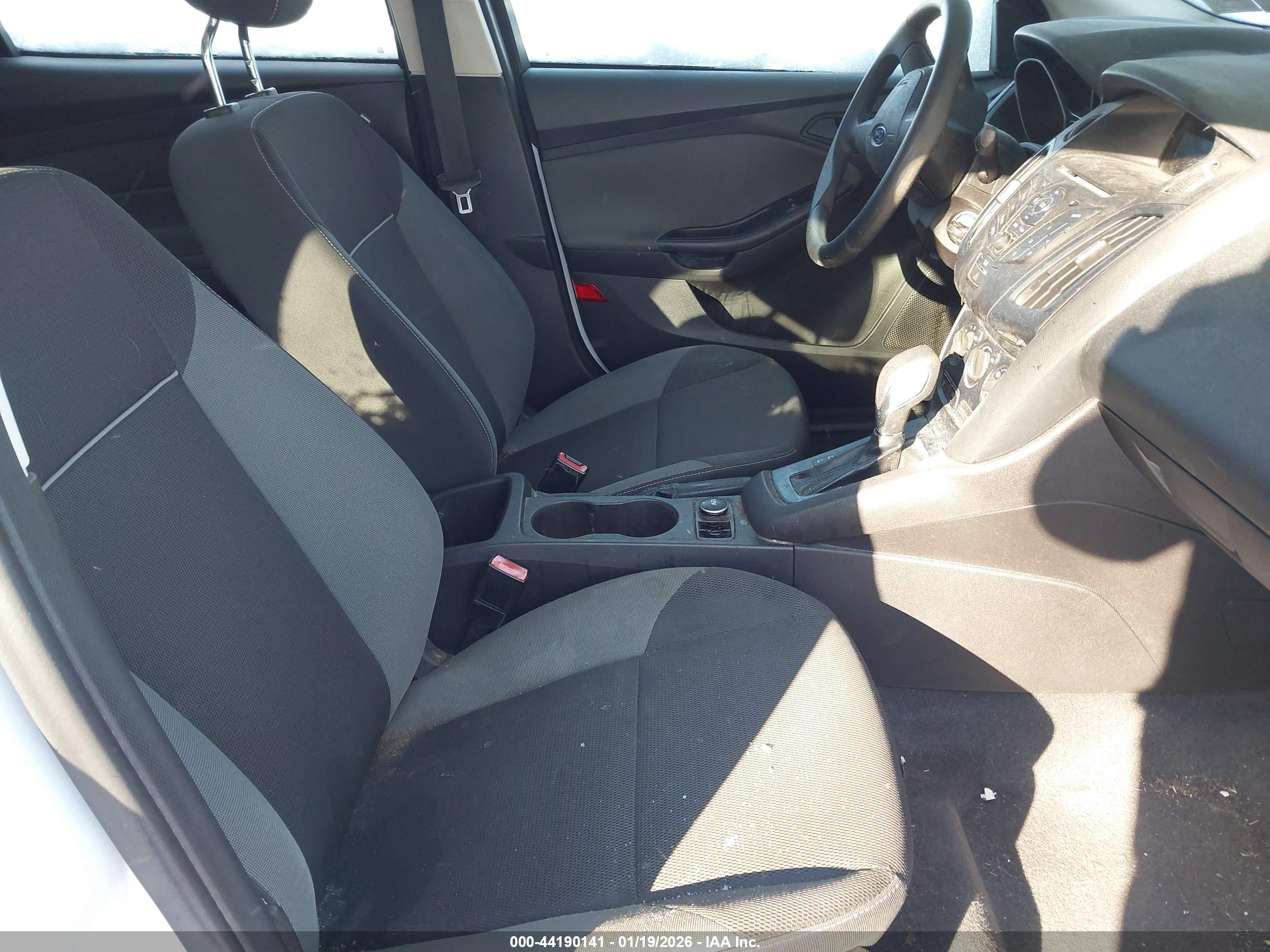 FORD FOCUS image 5