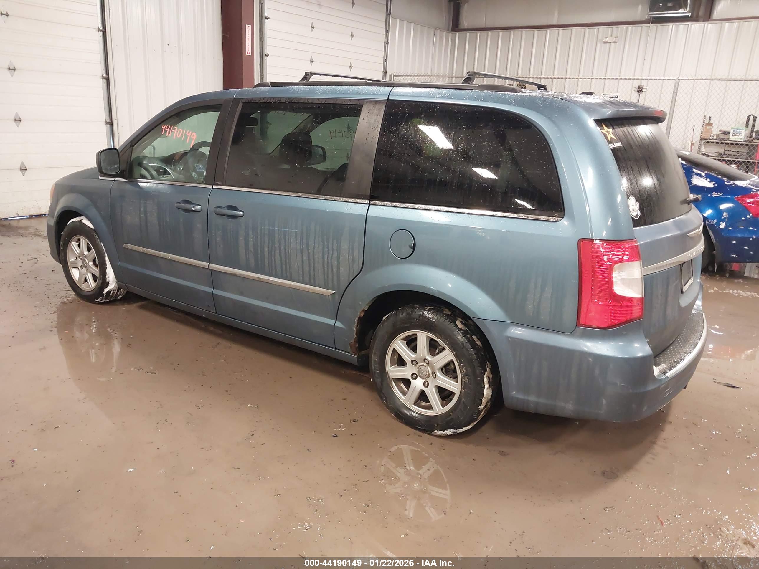 CHRYSLER TOWN image 3