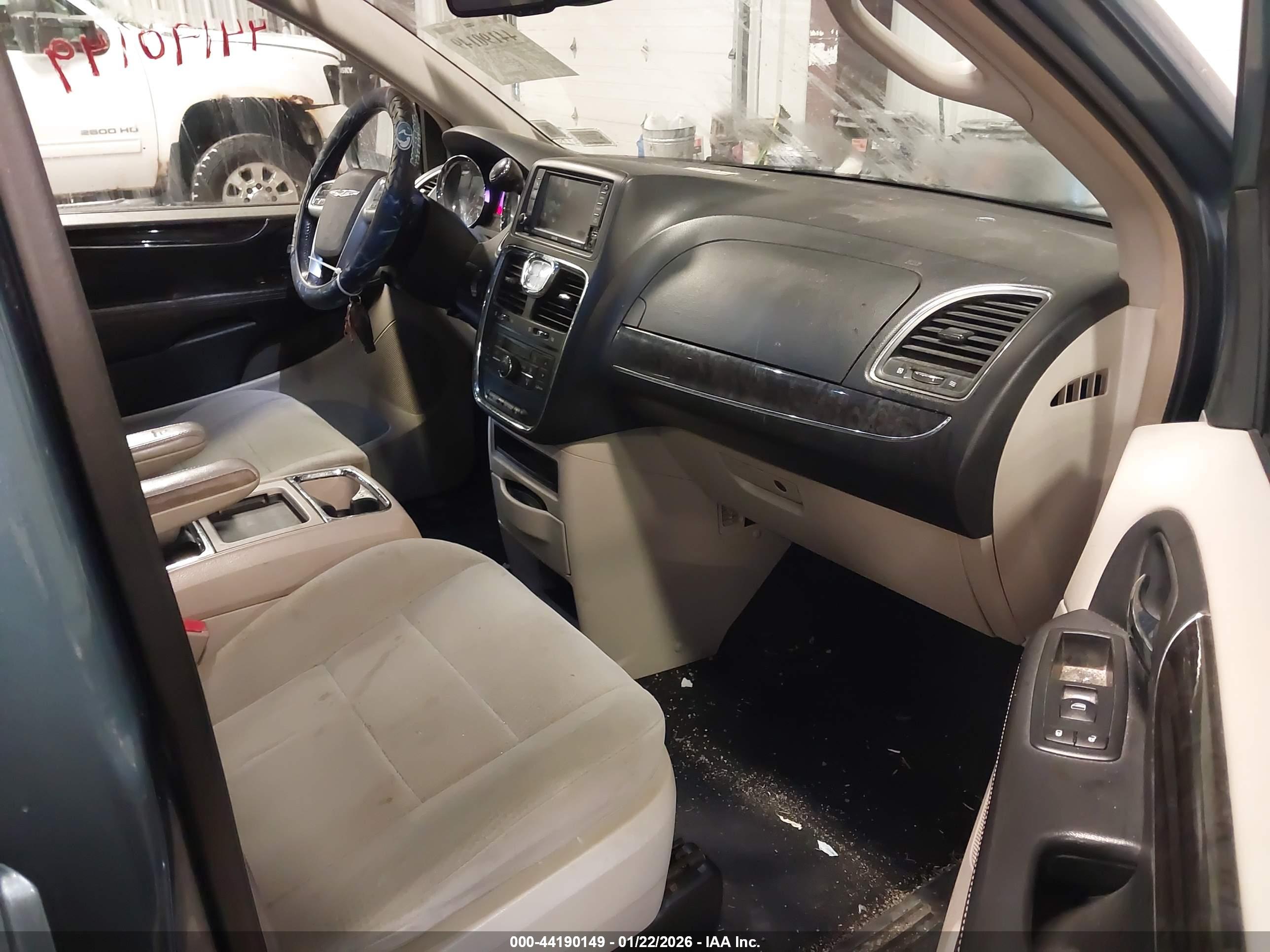 CHRYSLER TOWN image 5