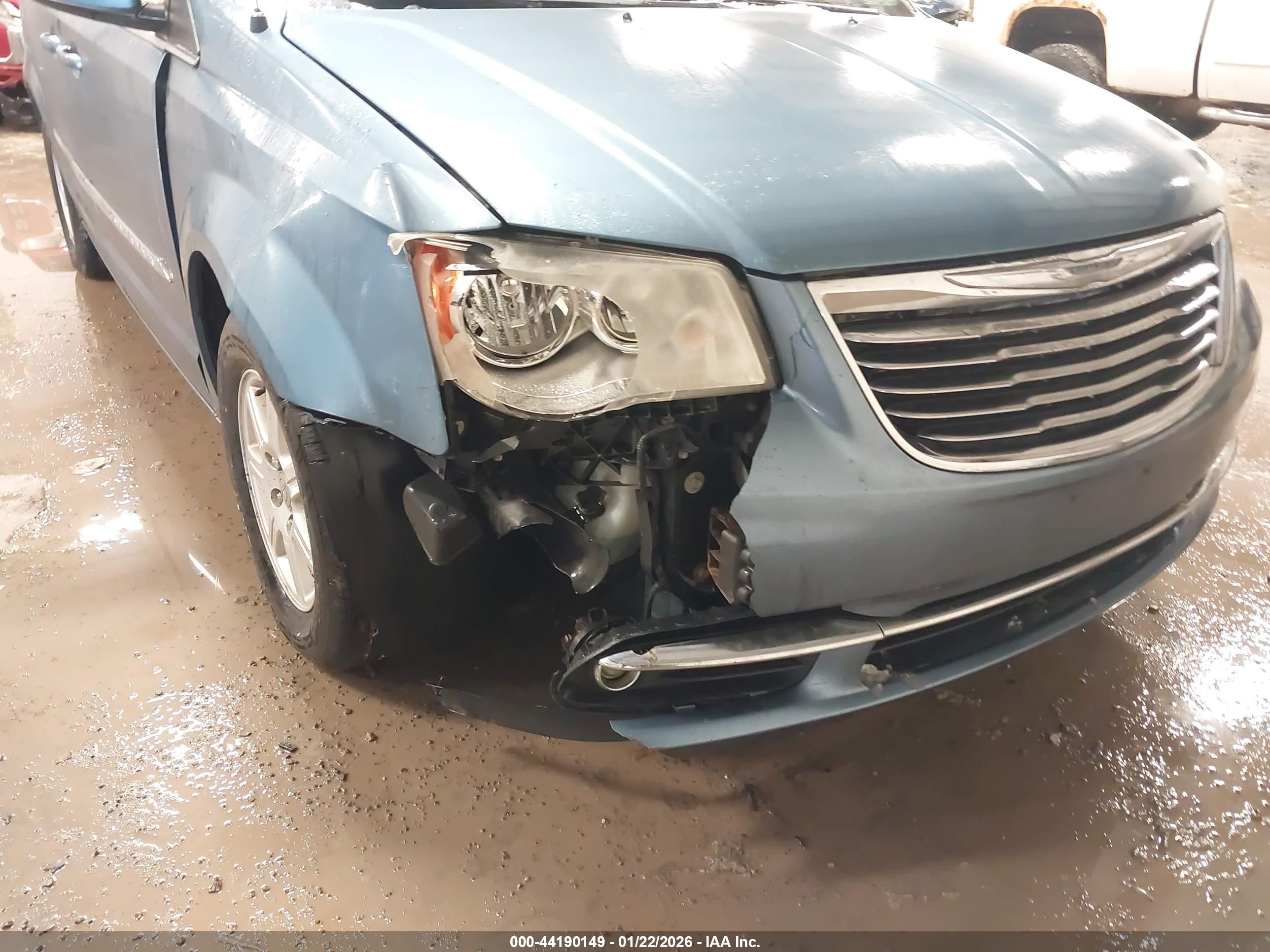 CHRYSLER TOWN image 6