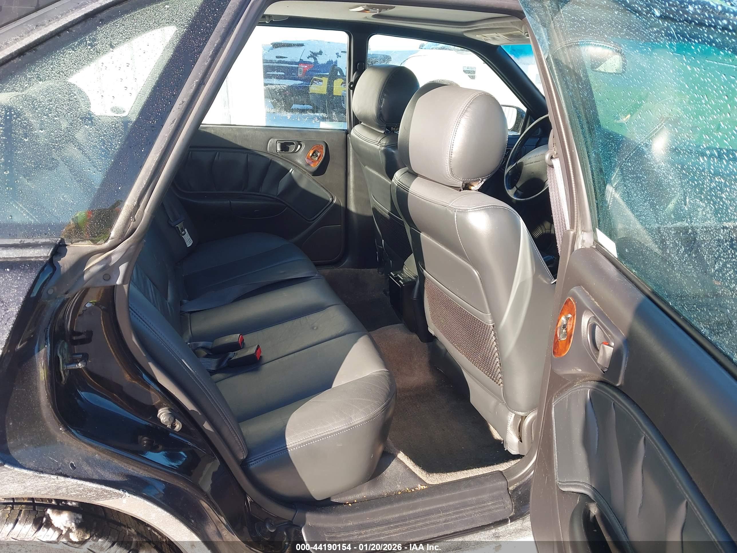 SUBARU LEGACY image 8
