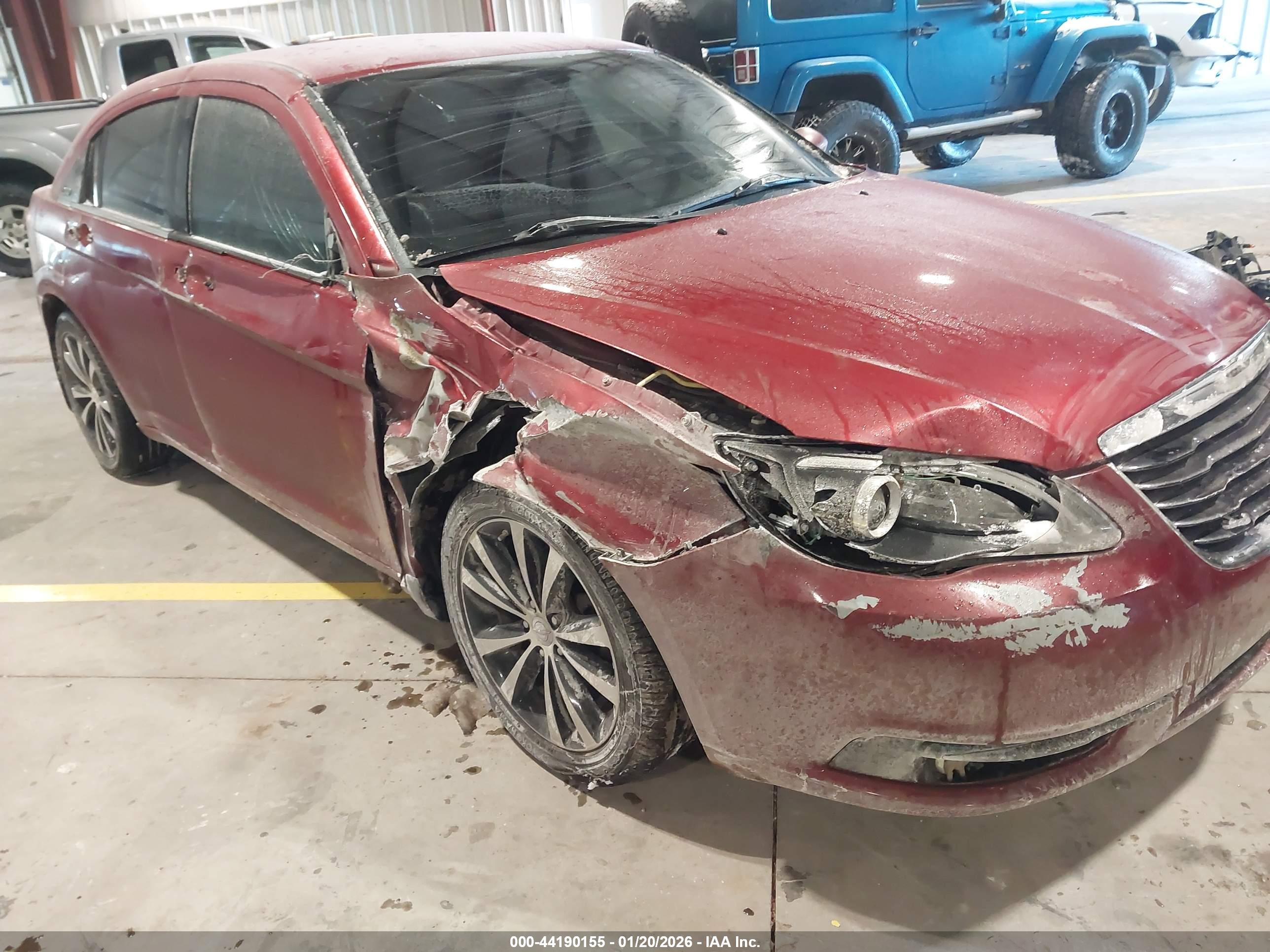CHRYSLER 200 image 6
