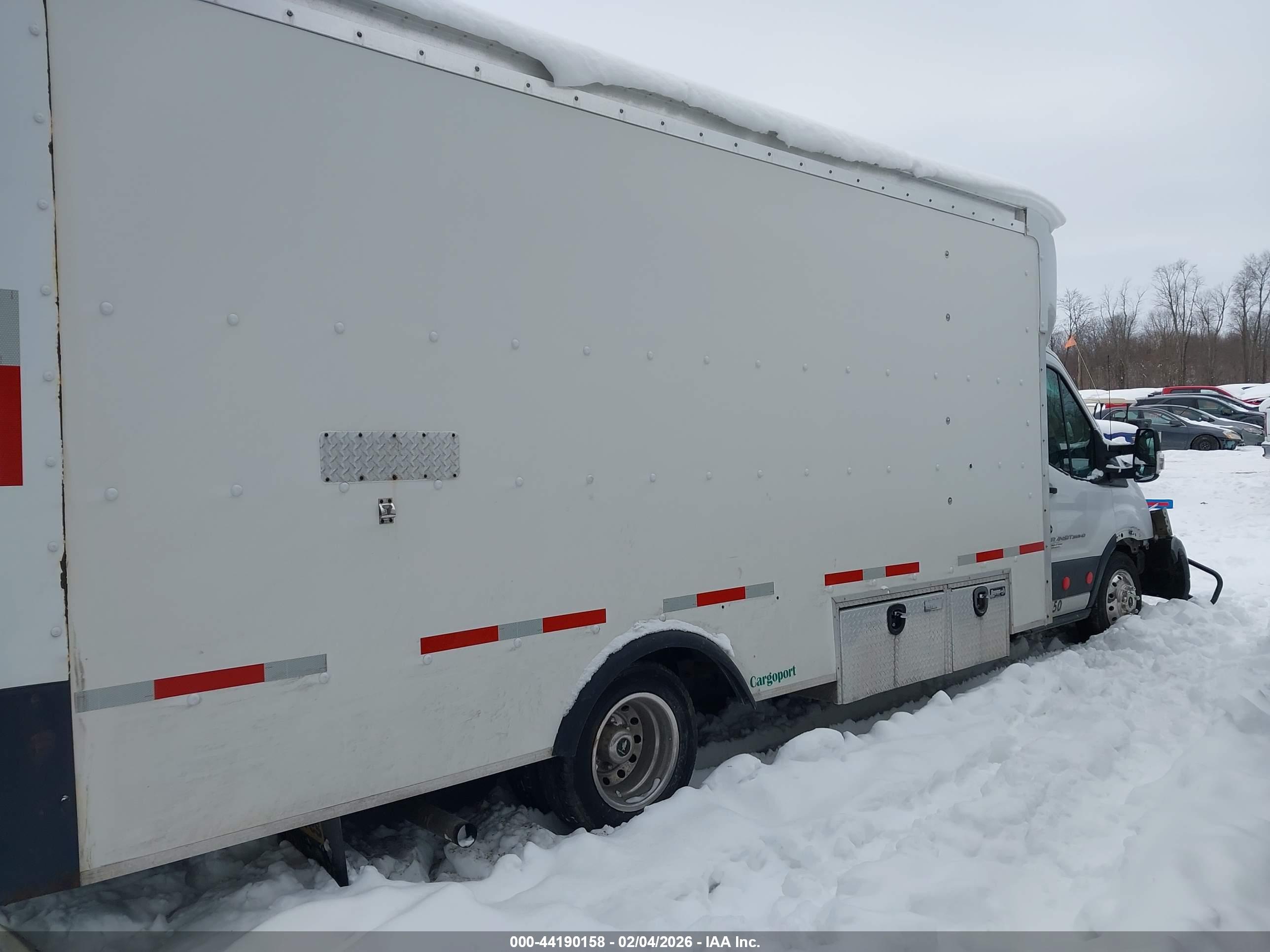 FORD TRANSIT-350 image 4