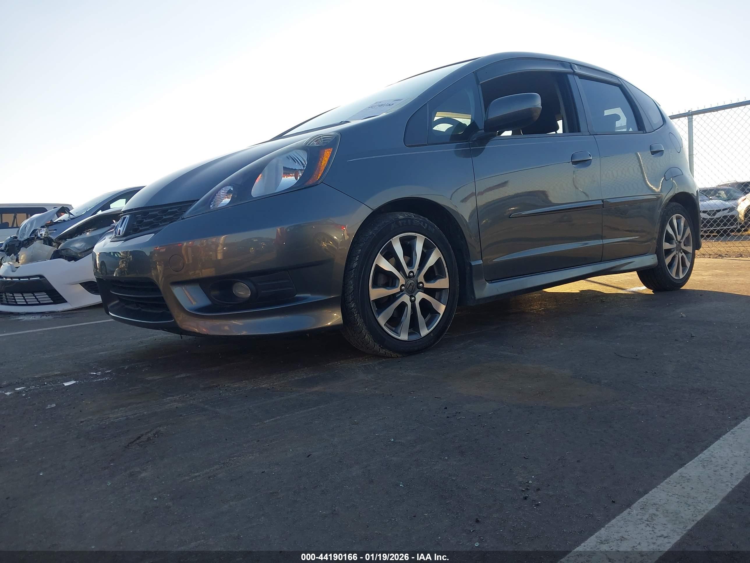 HONDA FIT image 2
