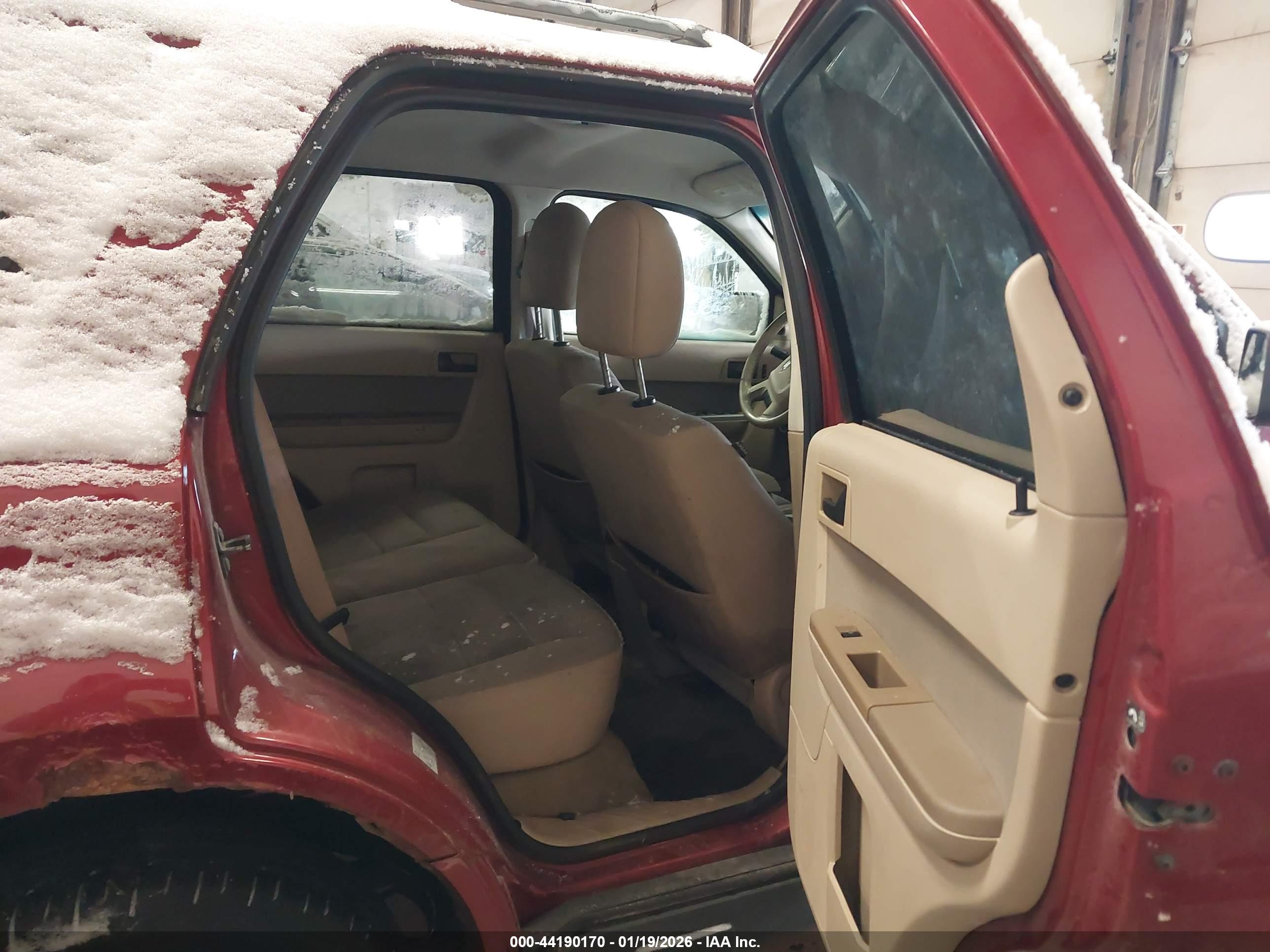 FORD ESCAPE image 8