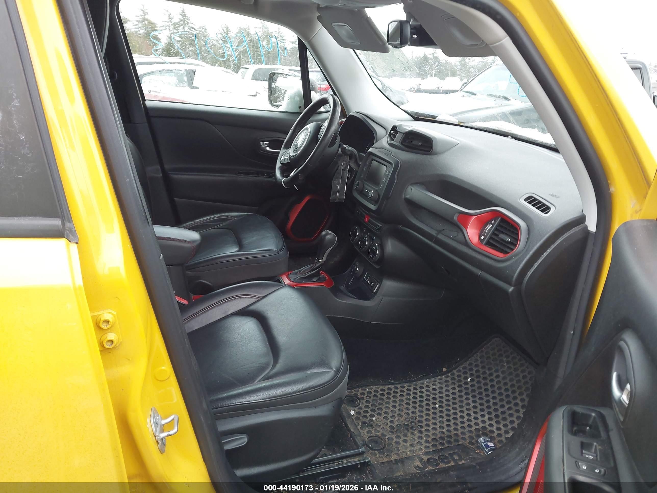 JEEP RENEGADE image 5