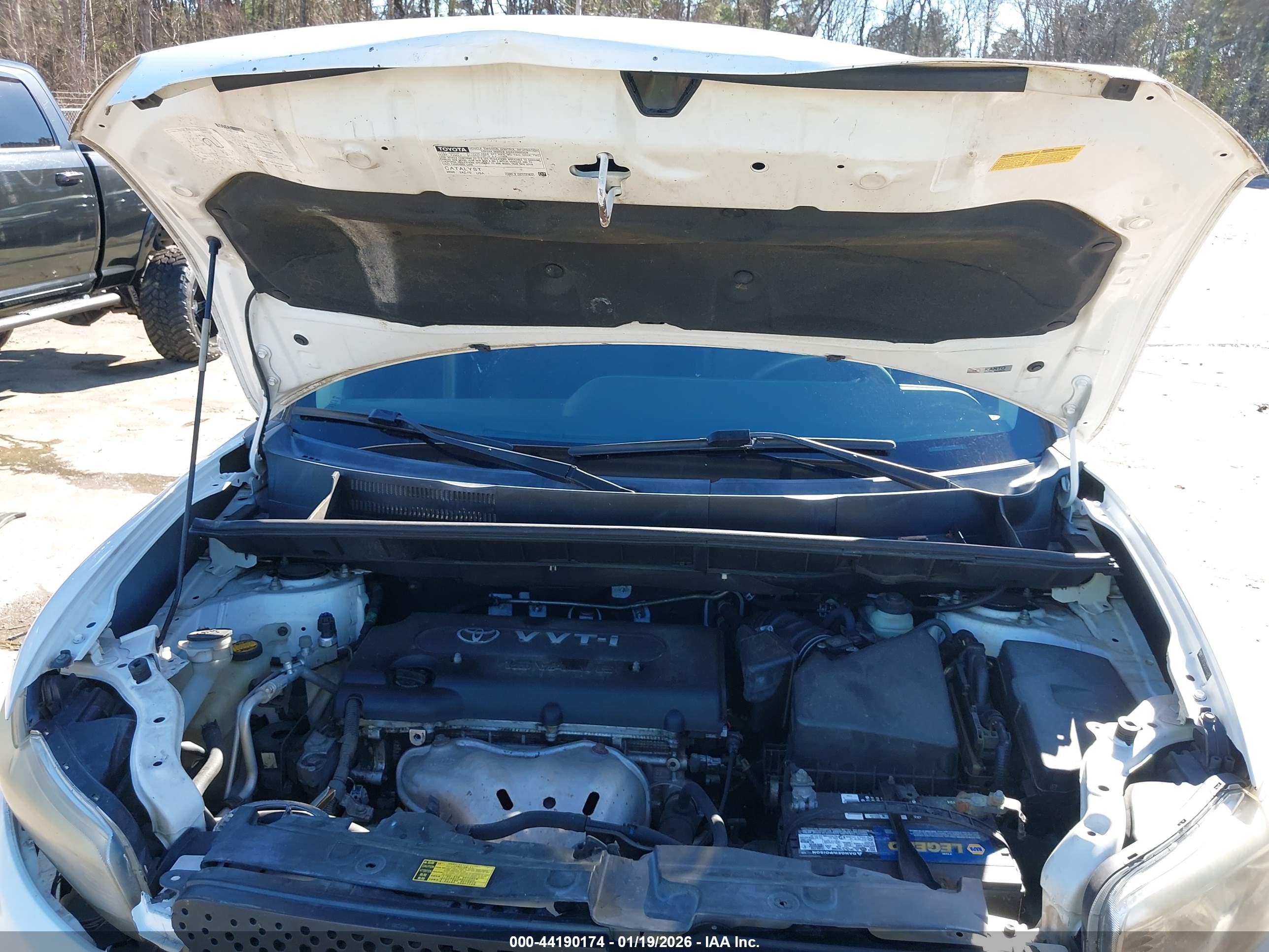 SCION XB image 10