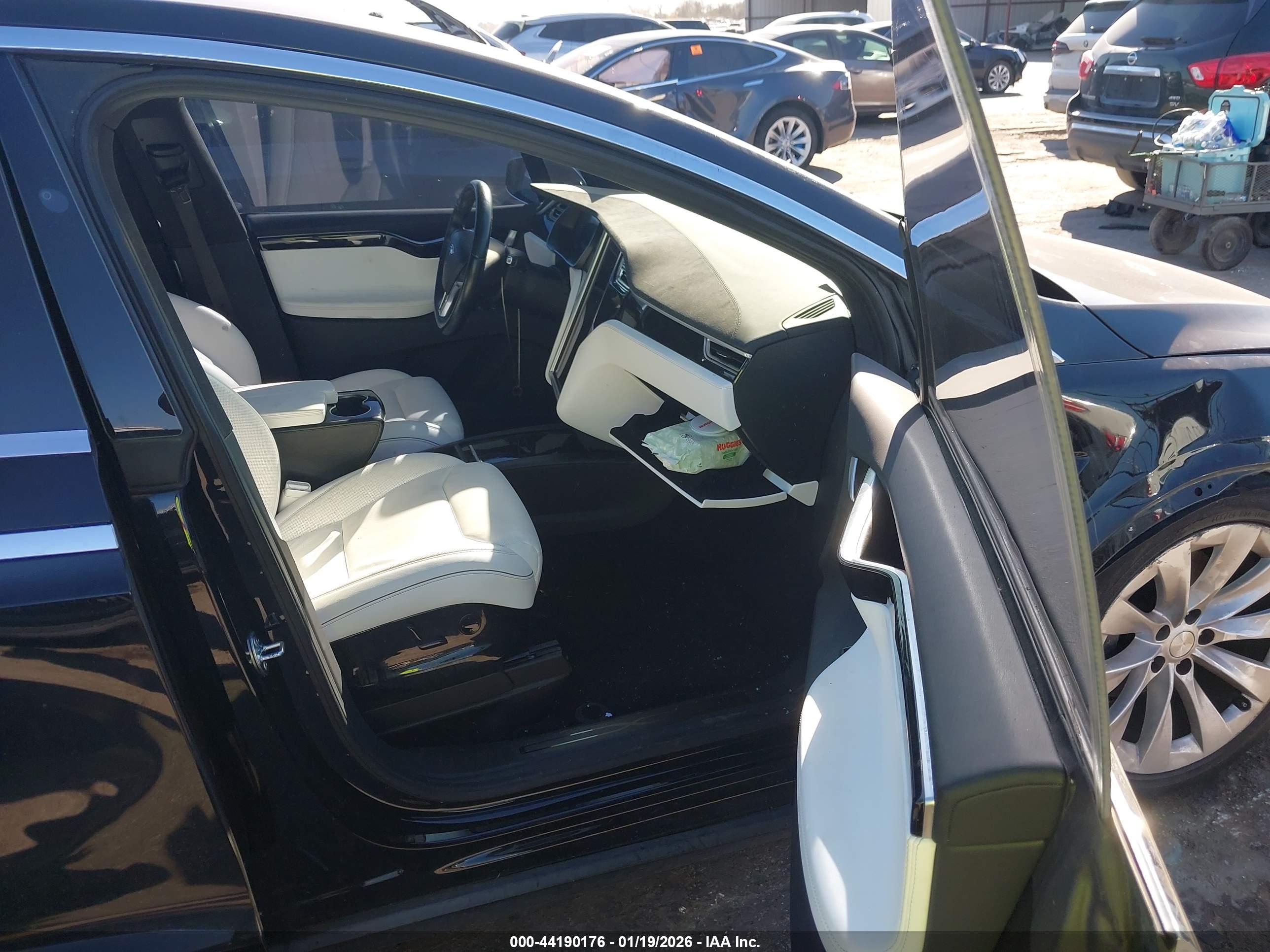TESLA MODEL image 5