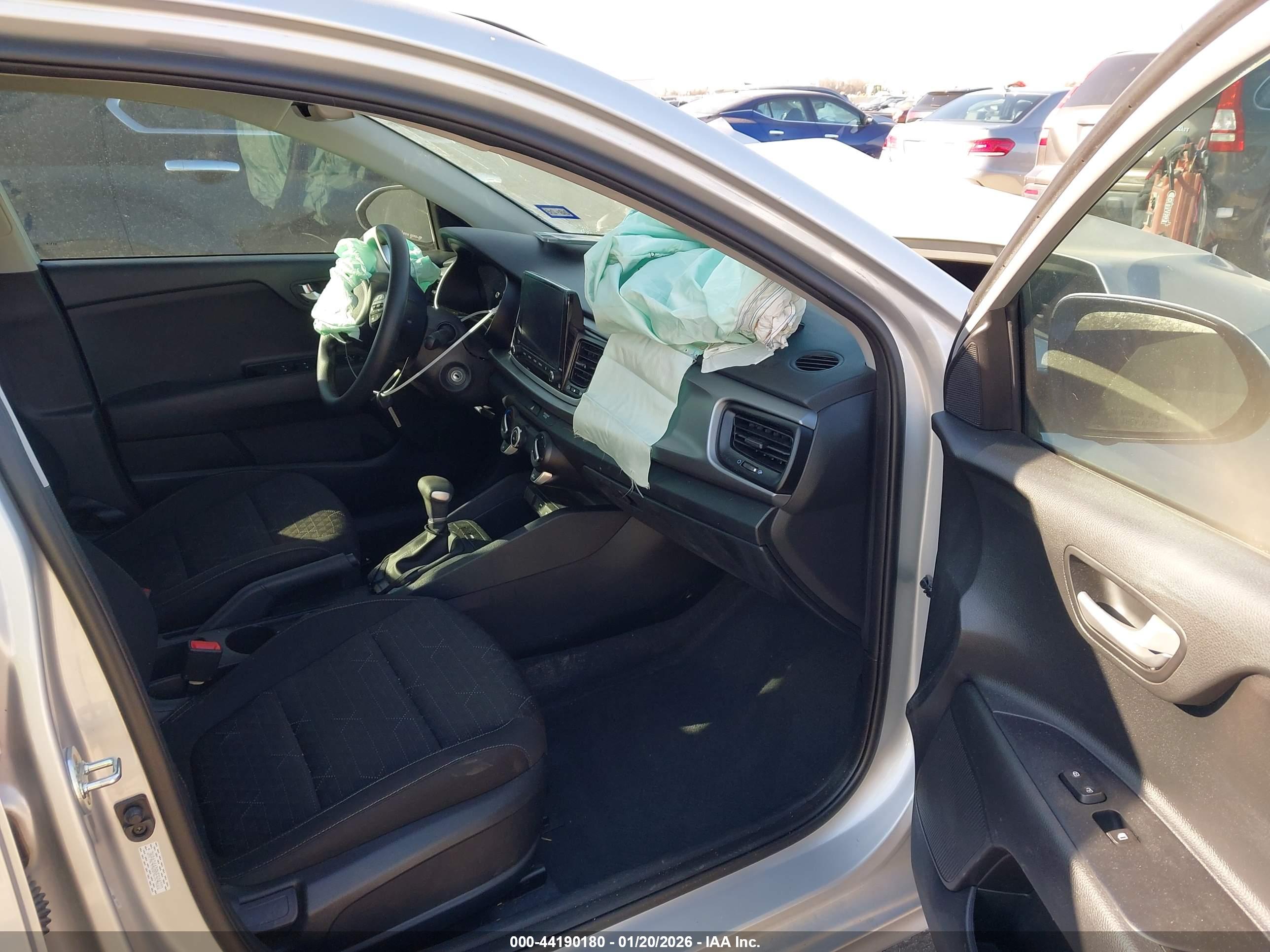 KIA RIO image 5