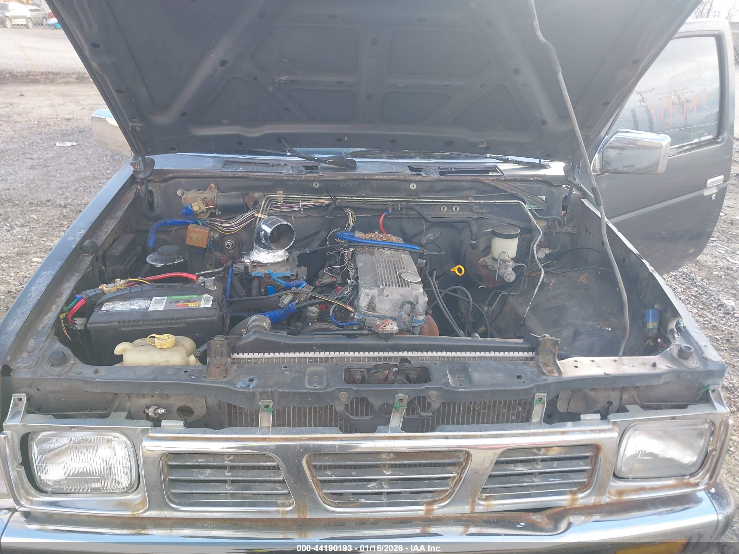 NISSAN TRUCK image 10
