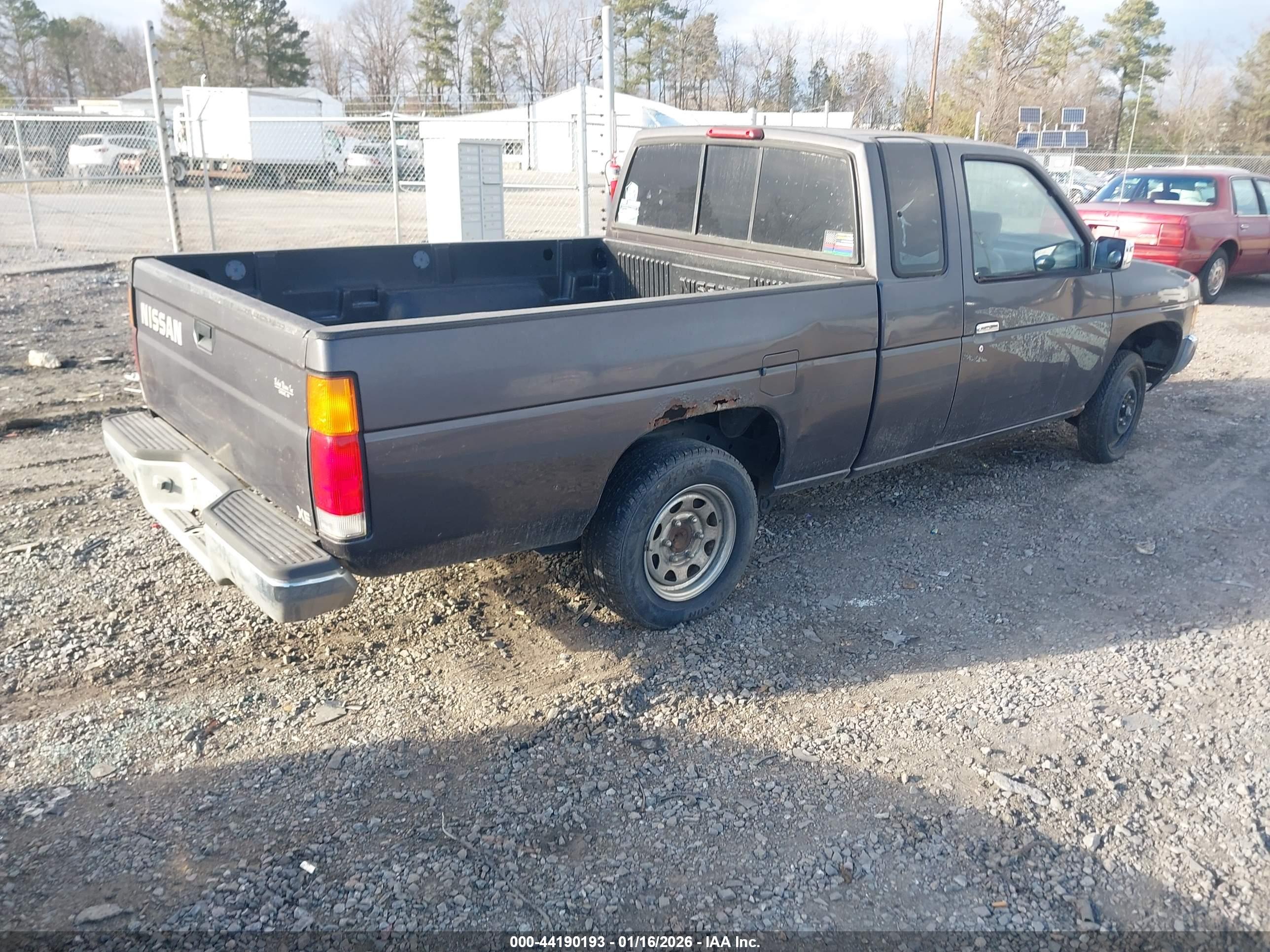 NISSAN TRUCK image 4