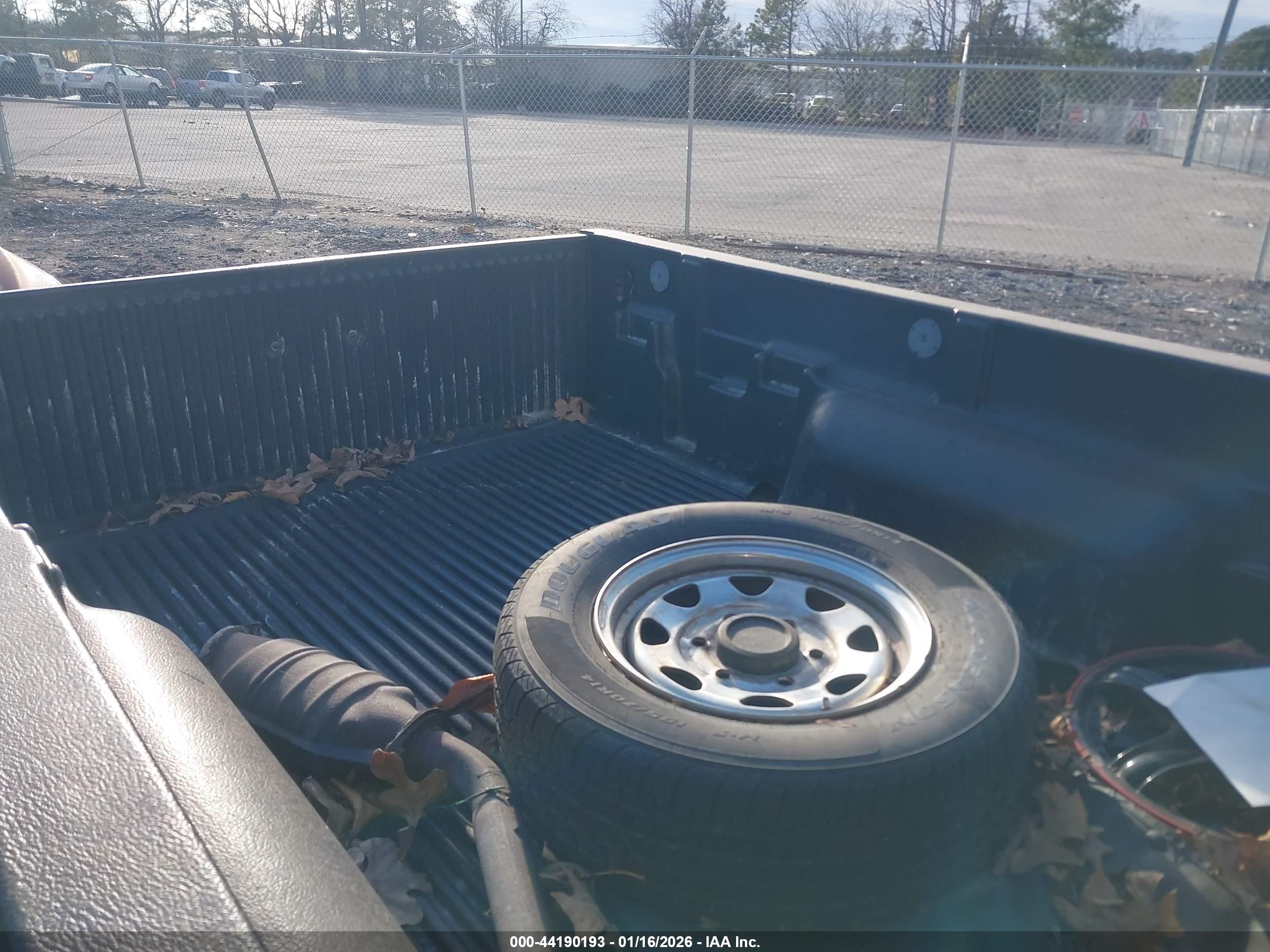 NISSAN TRUCK image 8