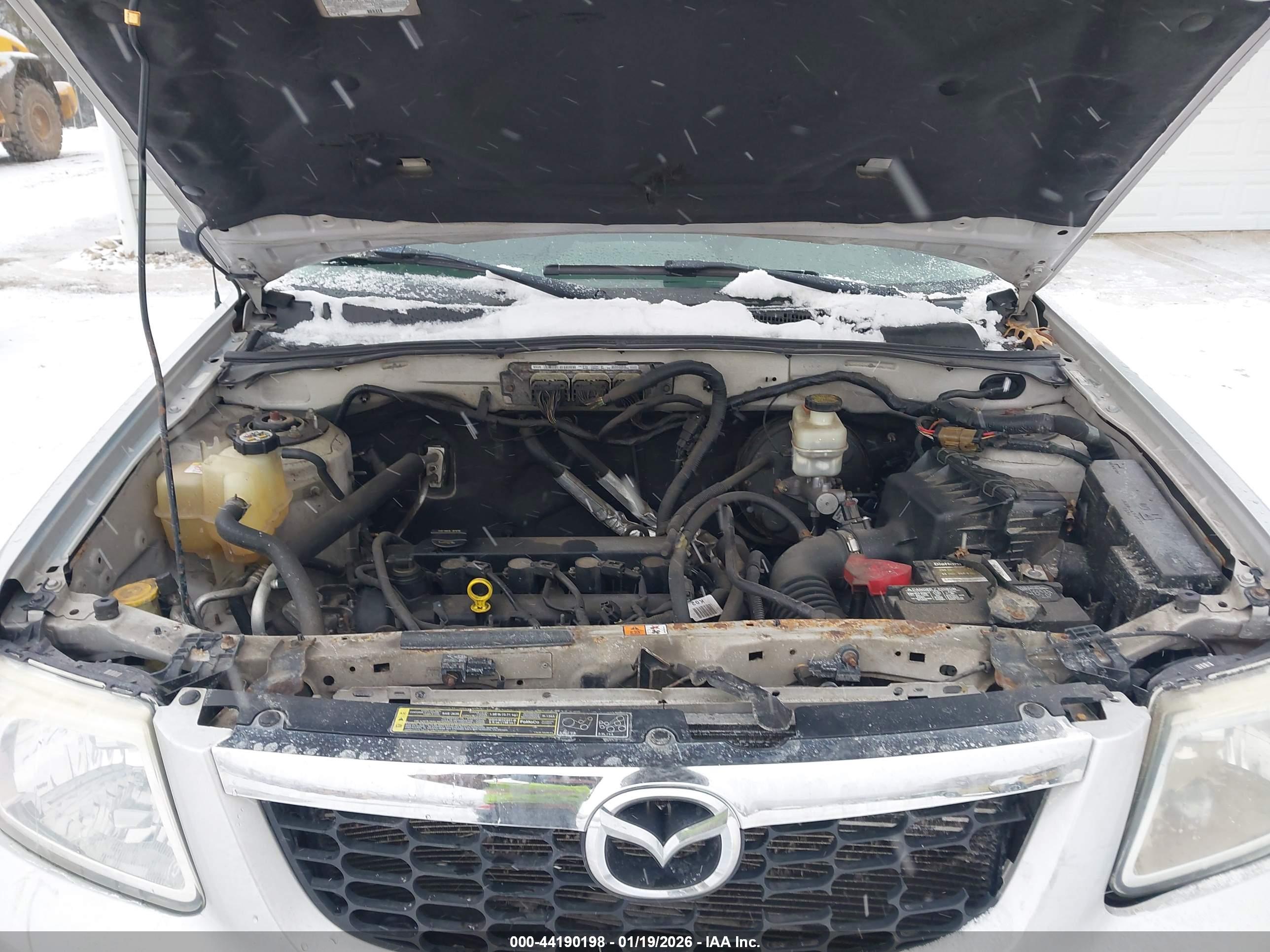 MAZDA TRIBUTE image 10