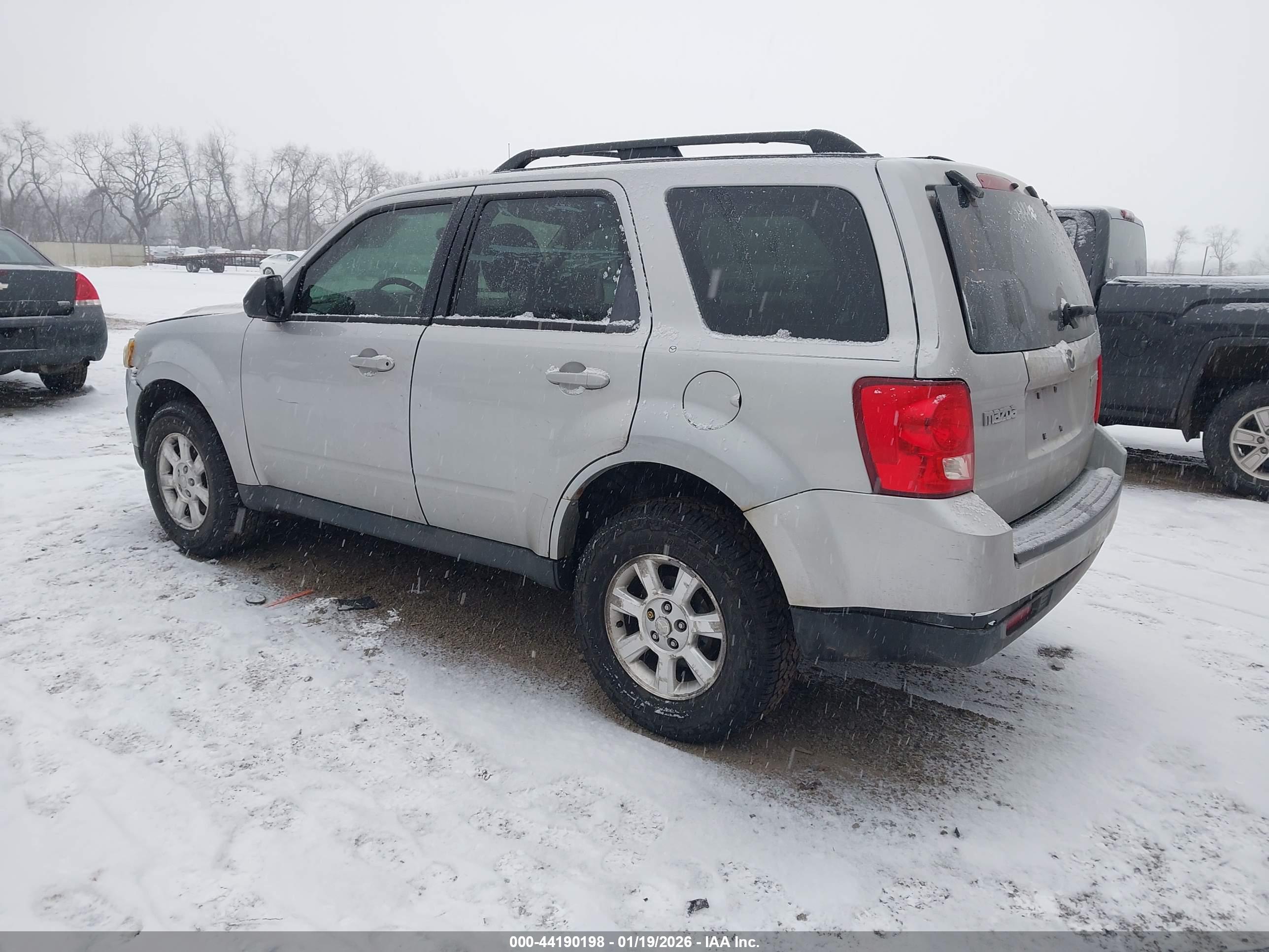 MAZDA TRIBUTE image 3