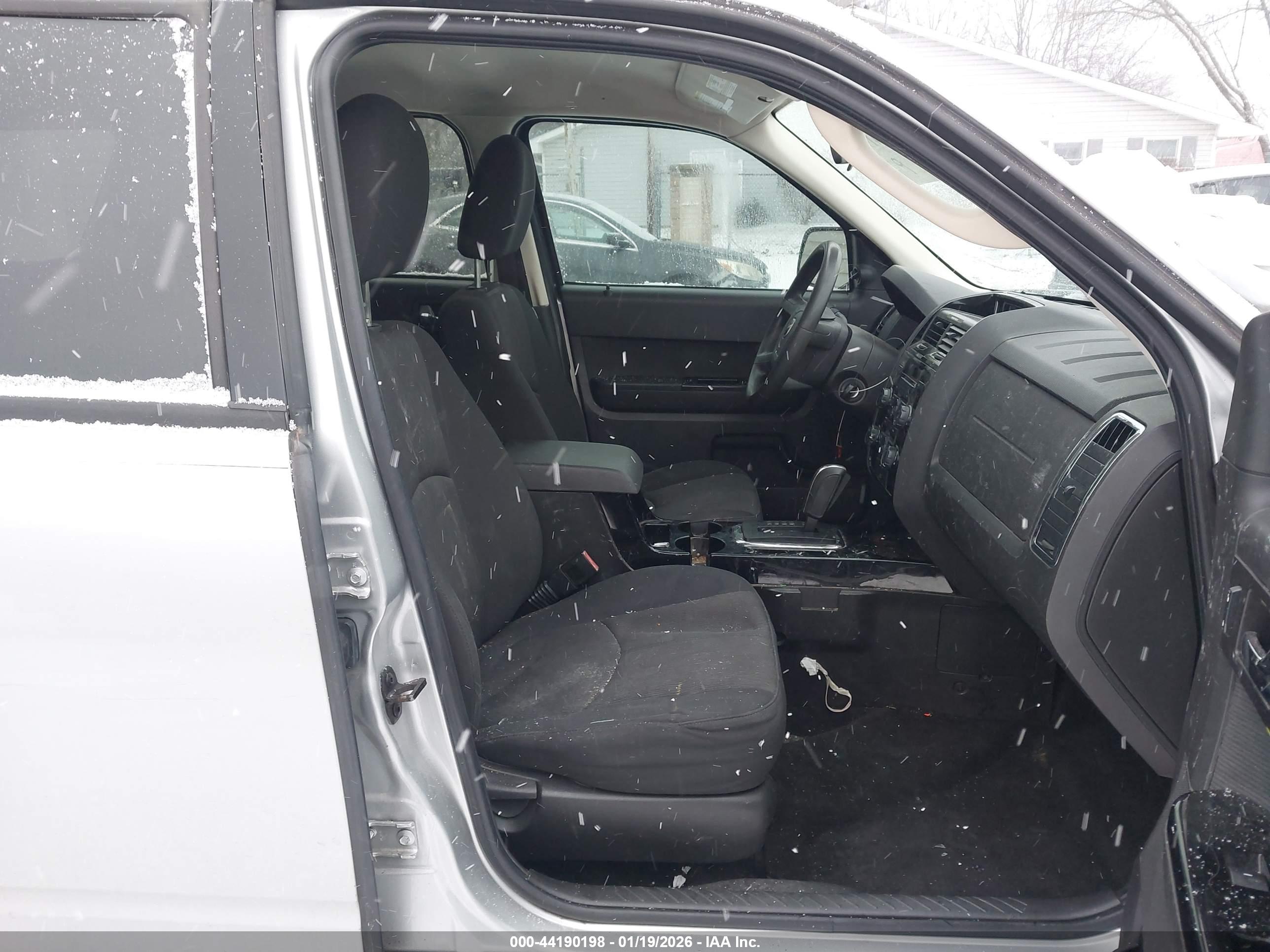 MAZDA TRIBUTE image 5