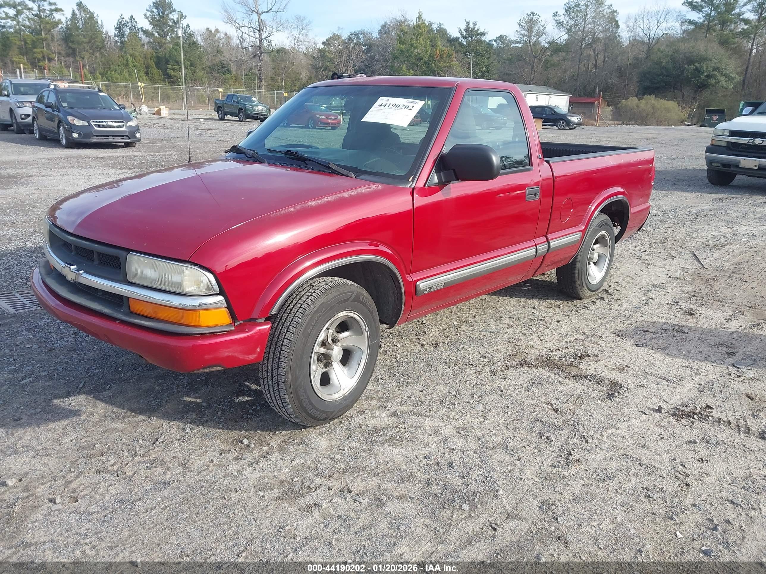 CHEVROLET S-10 image 2