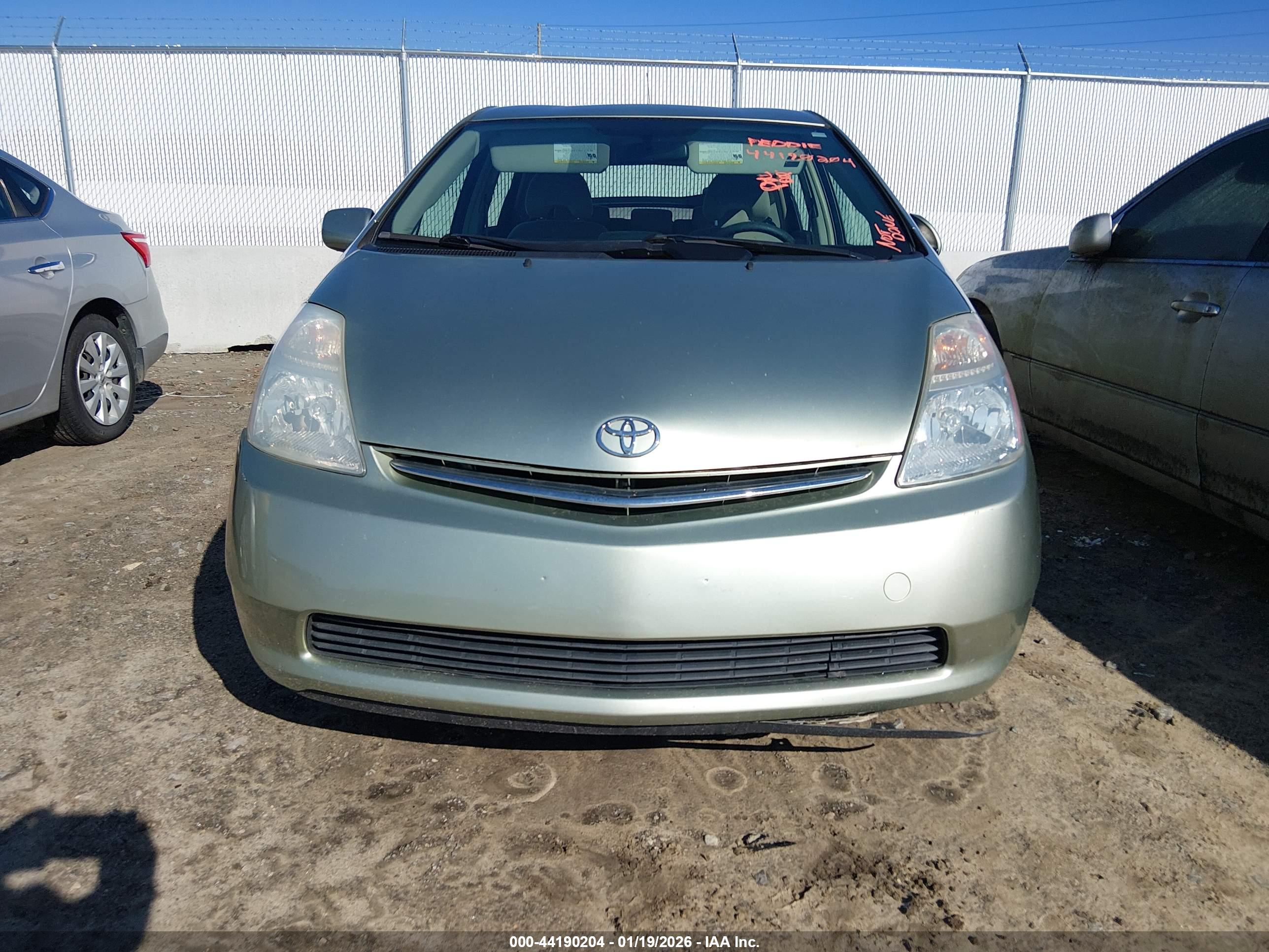 TOYOTA PRIUS image 6