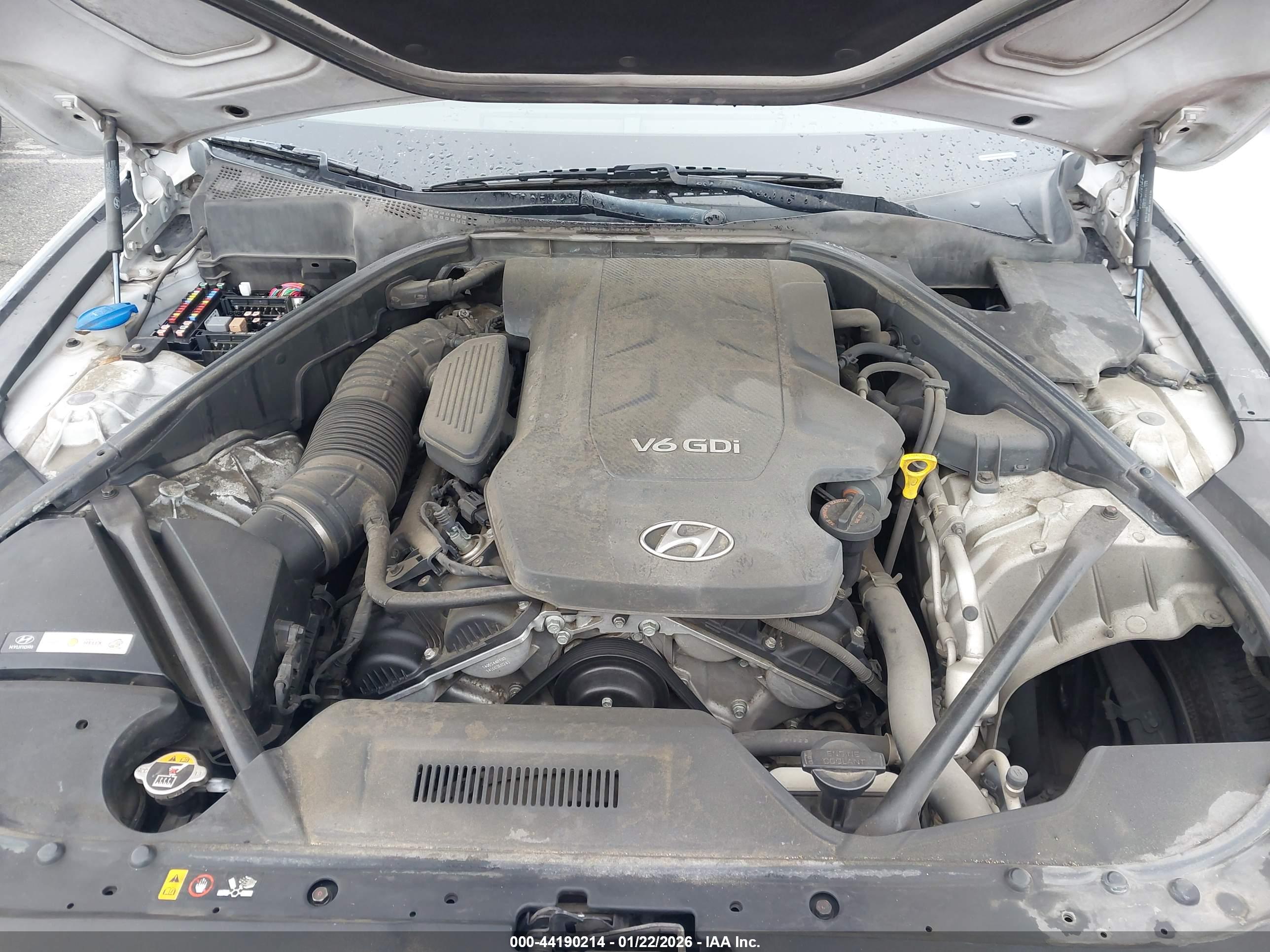 HYUNDAI GENESIS image 10