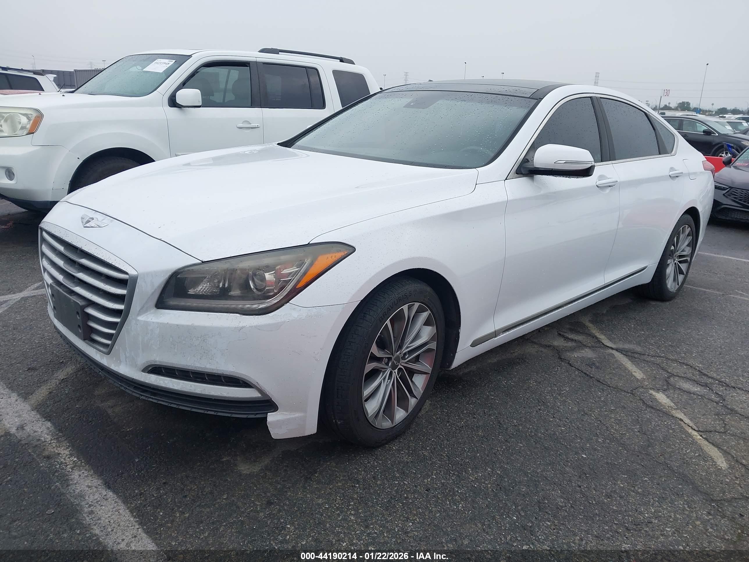 HYUNDAI GENESIS image 2