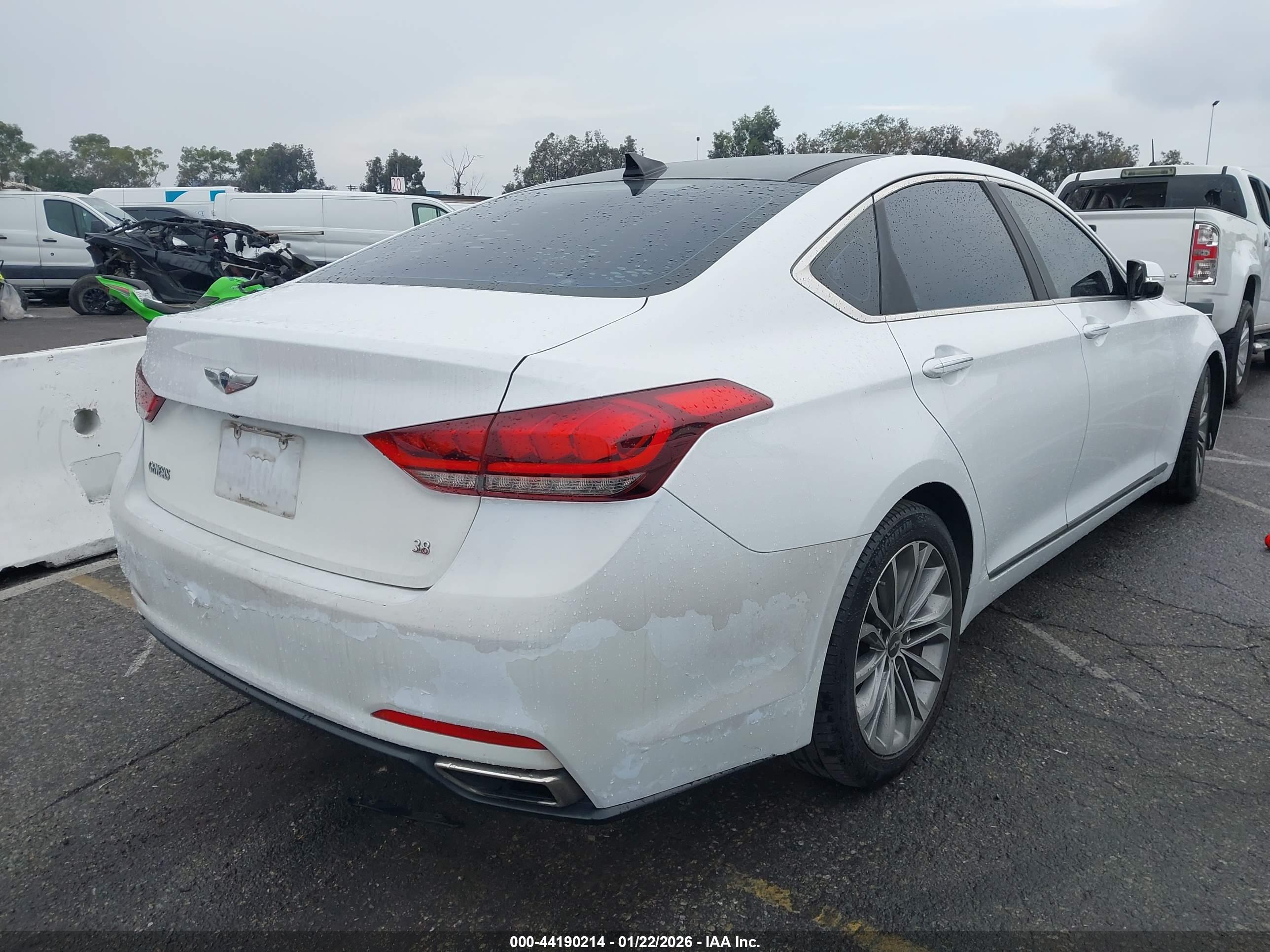 HYUNDAI GENESIS image 4