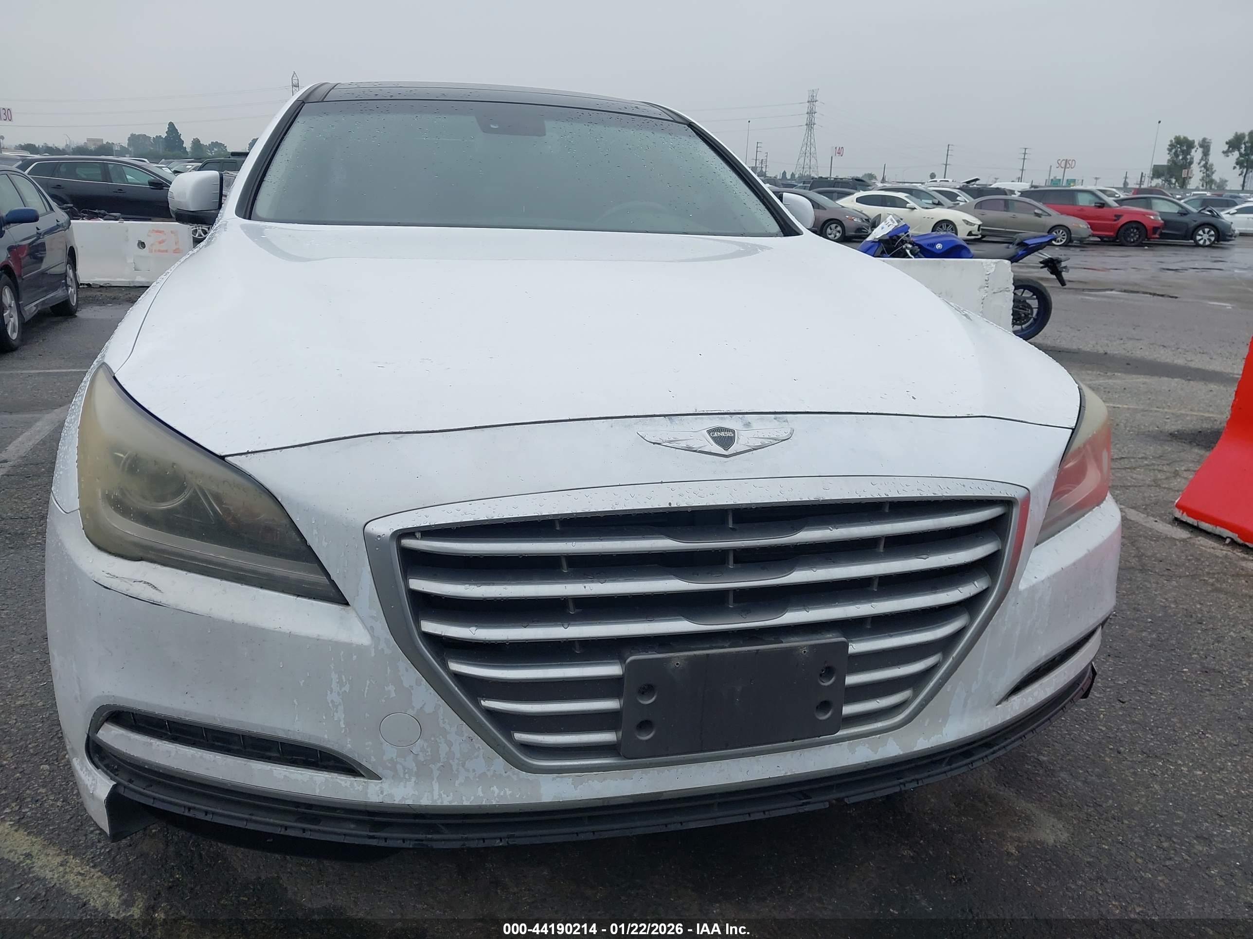 HYUNDAI GENESIS image 6