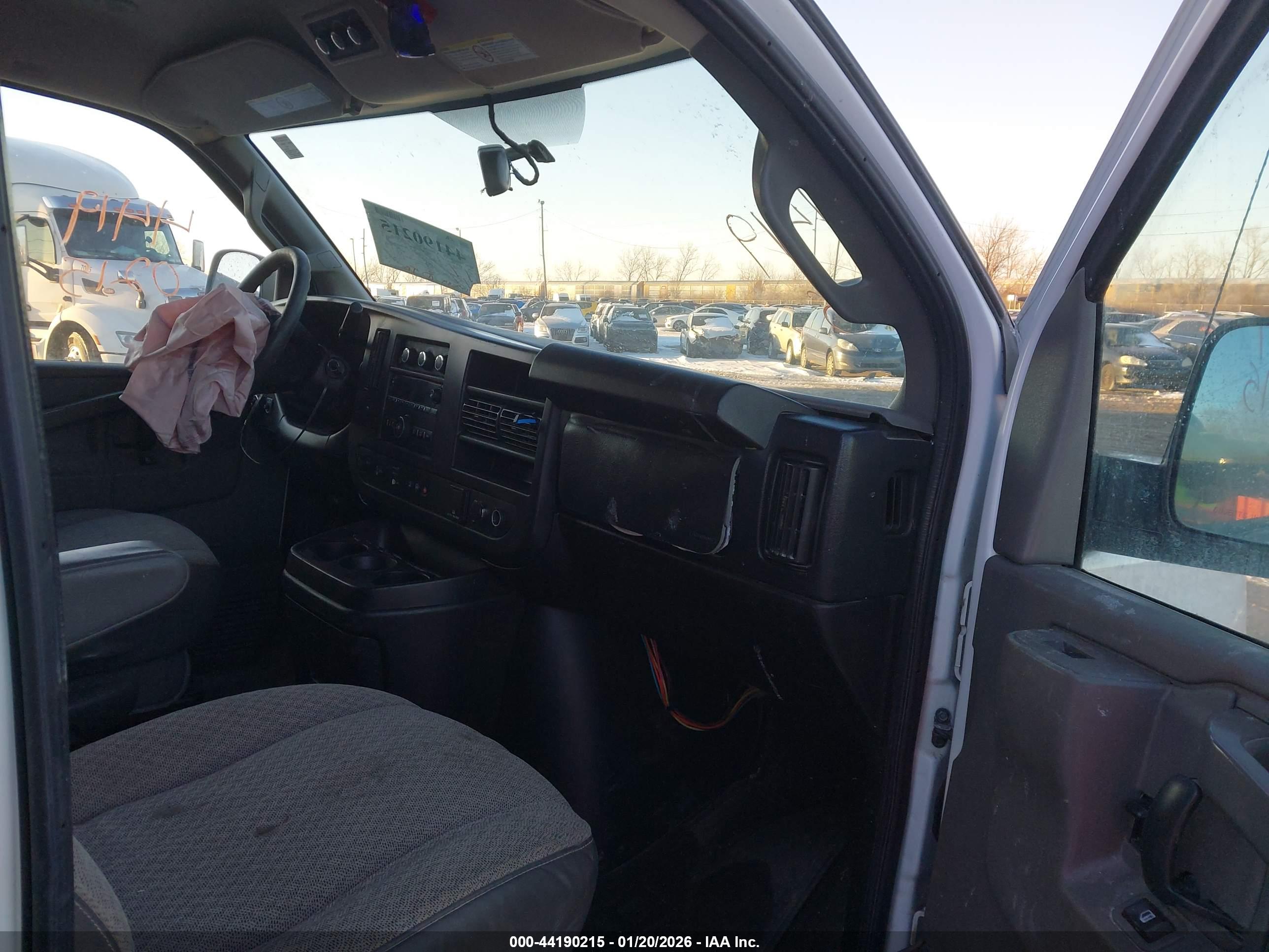 CHEVROLET EXPRESS image 5
