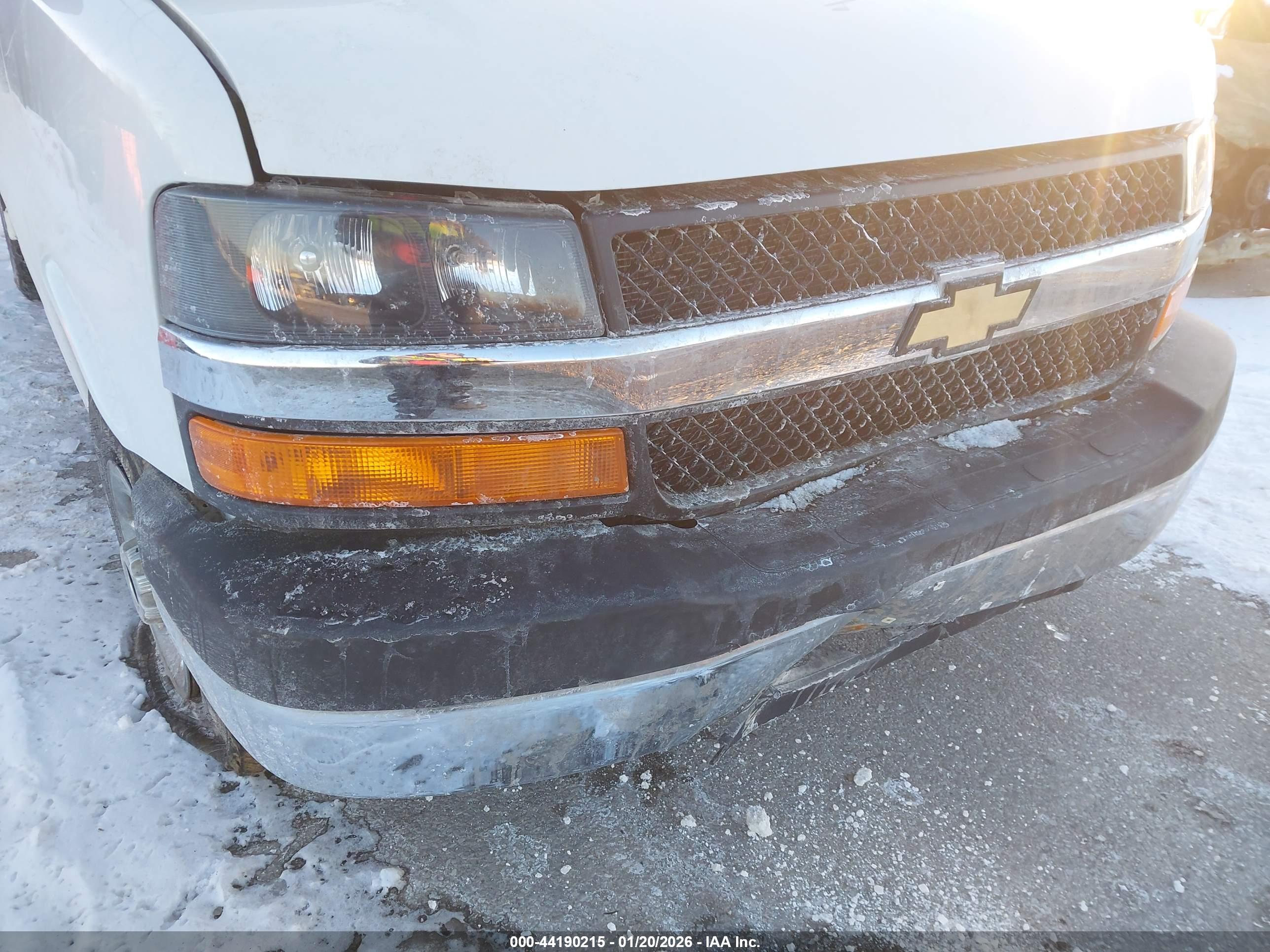 CHEVROLET EXPRESS image 6