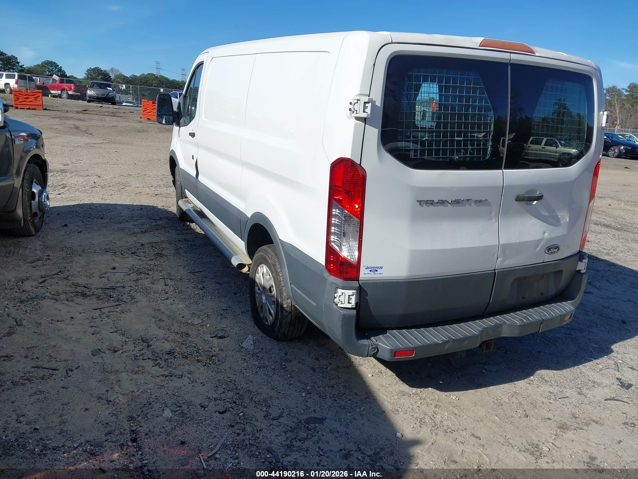 FORD TRANSIT-250 image 3