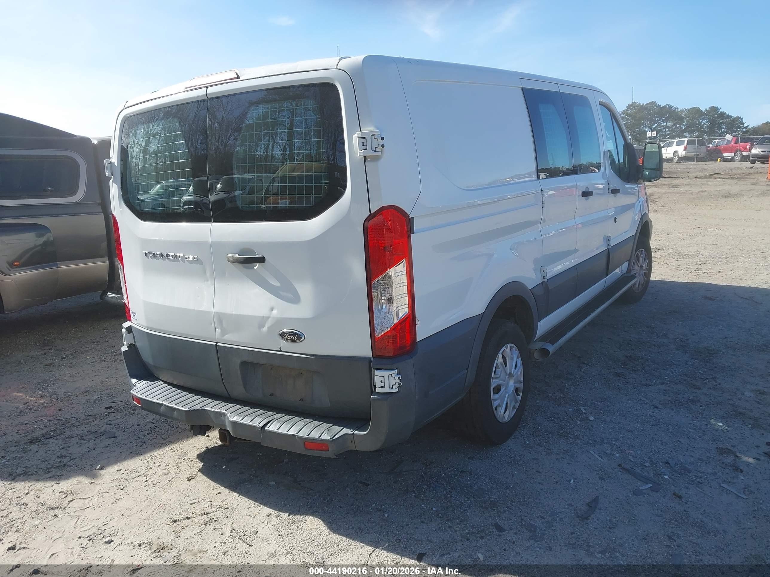 FORD TRANSIT-250 image 4