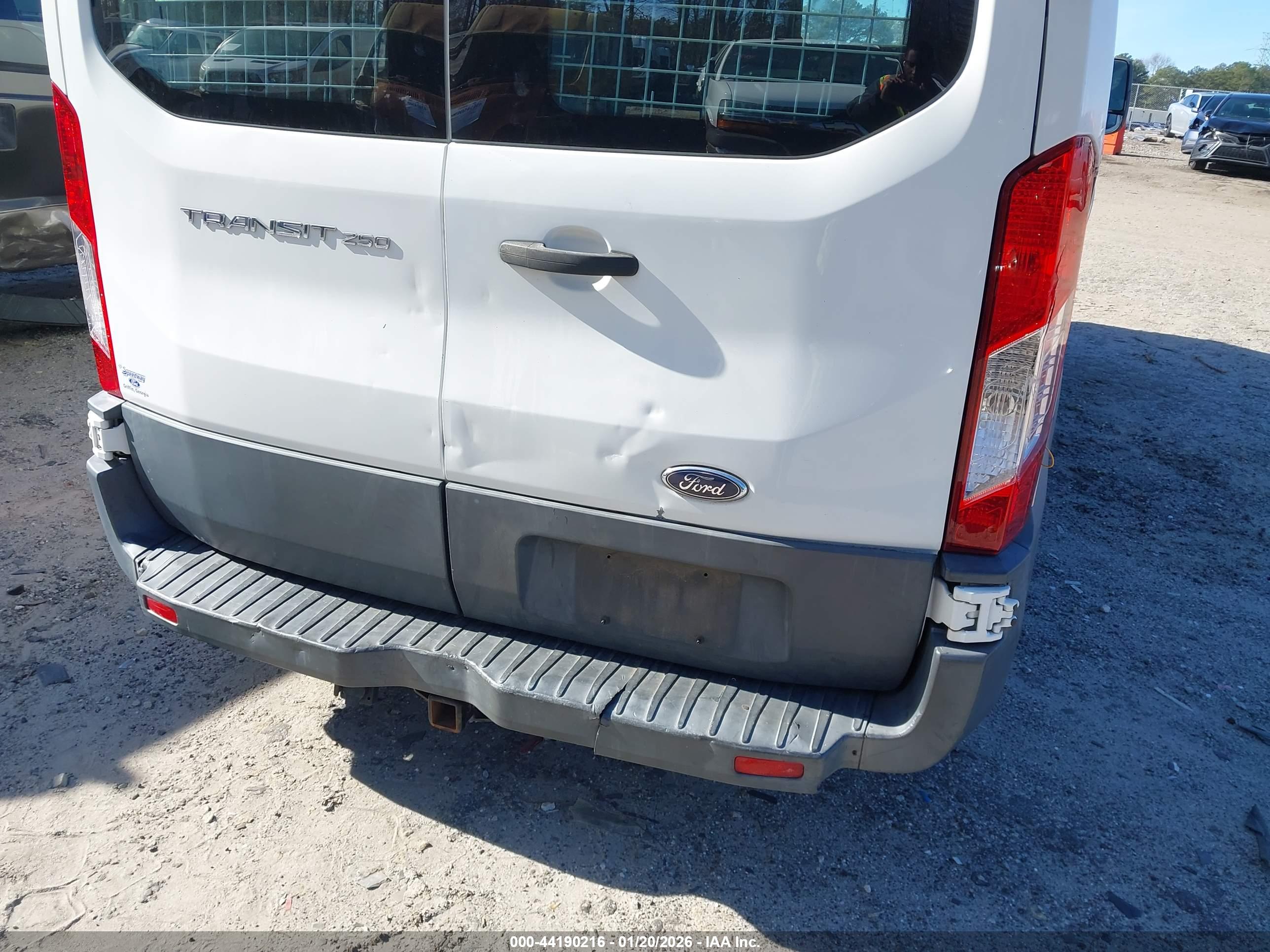 FORD TRANSIT-250 image 6